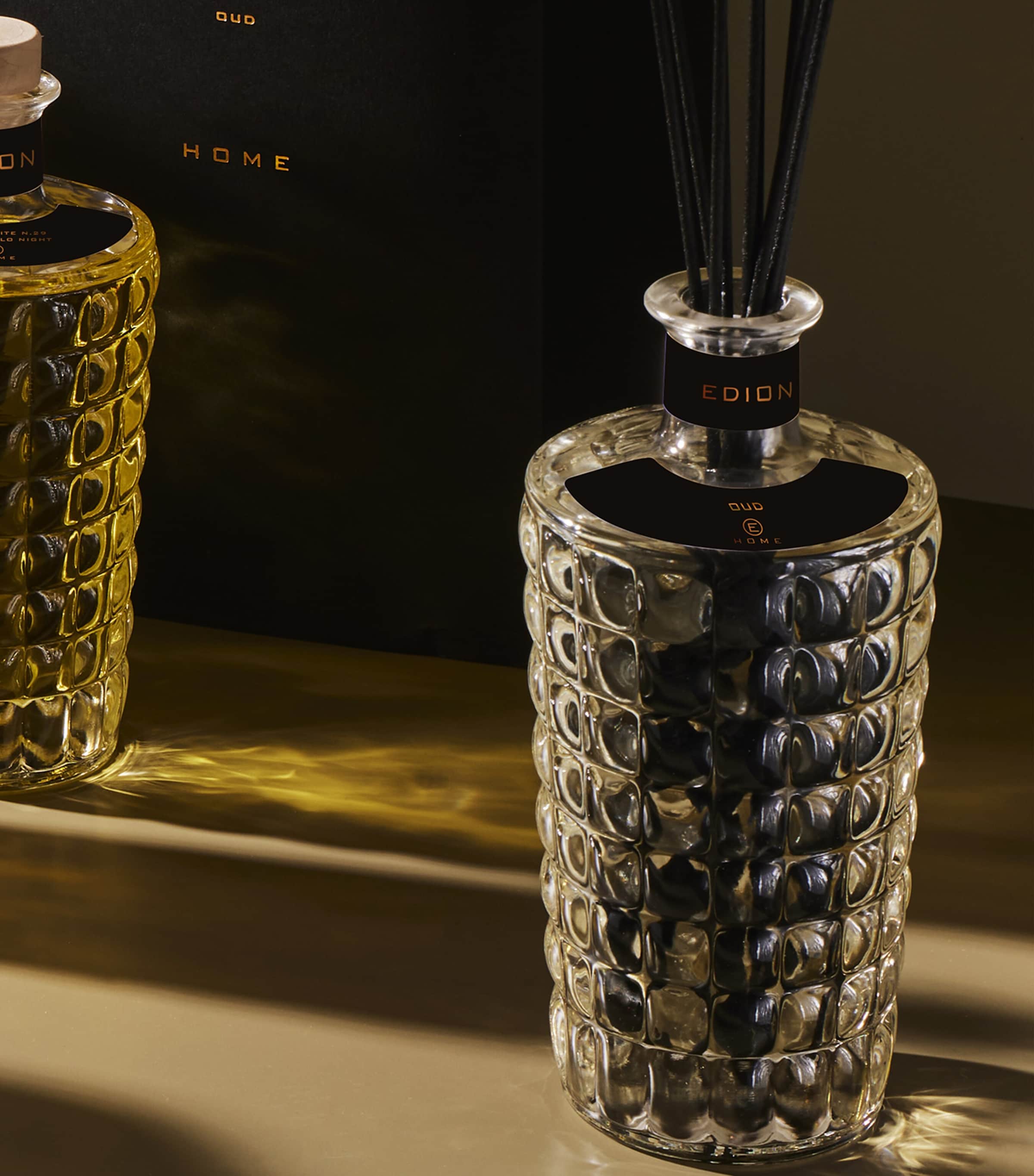 Oud Diffuser (700ml) MULTICOLOUR Image 3