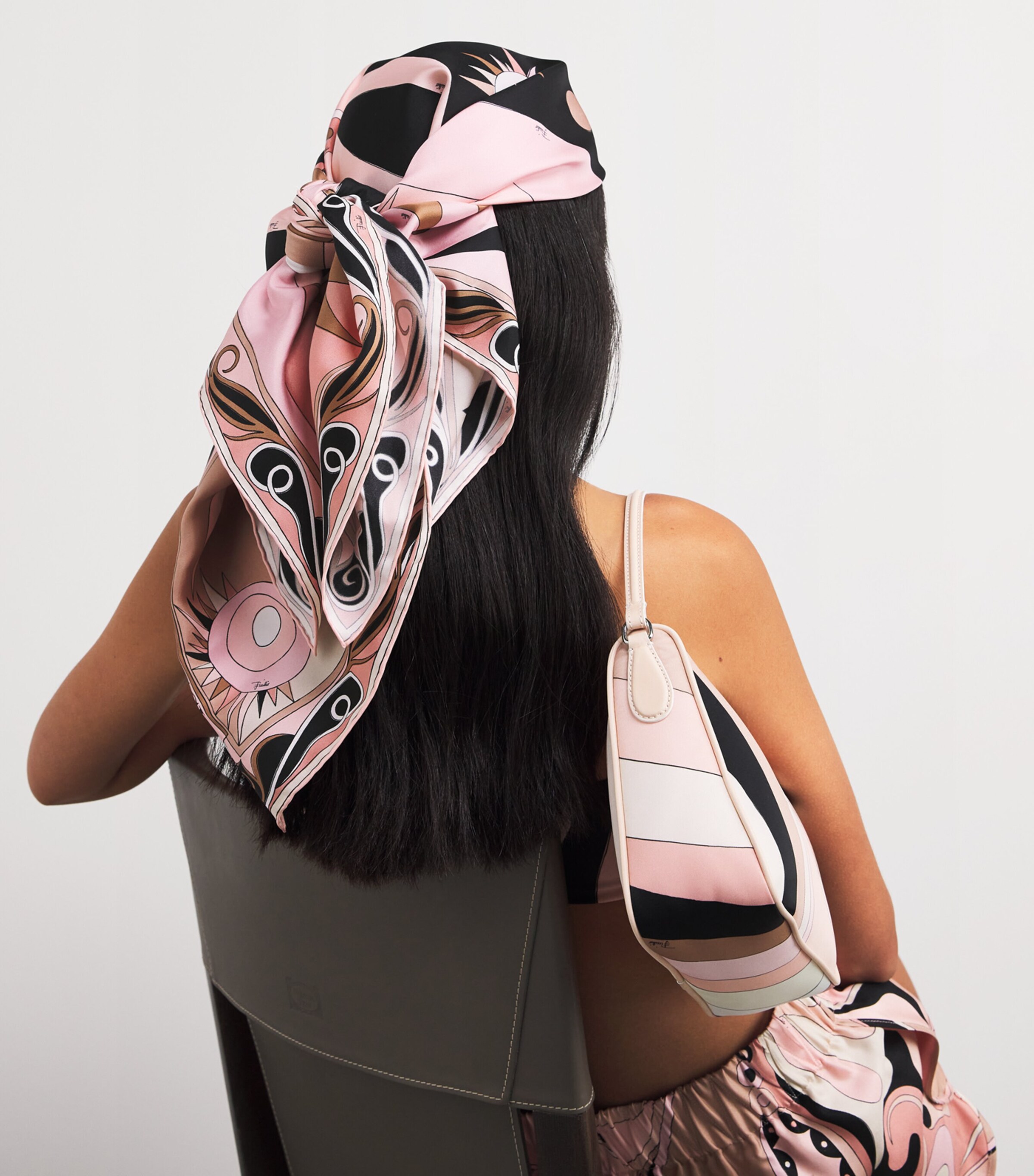 PUCCI Silk Stella Print Square Scarf Nero/nude Image 4