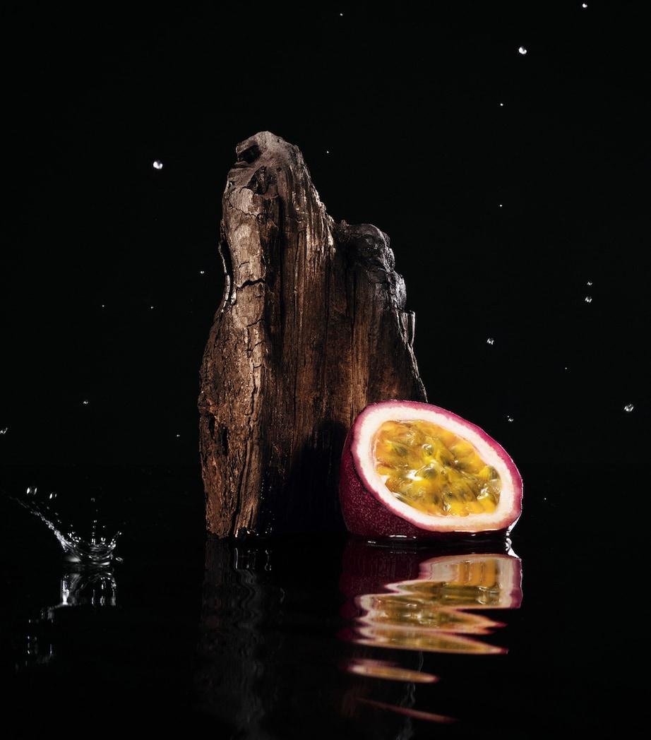 Velvet Passion Oud Eau de Parfum (100ml) NO COLOUR Image 4