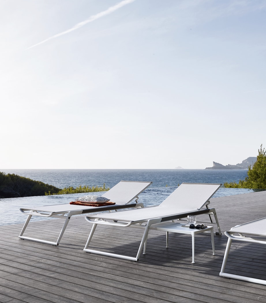 B&B Italia Mirto Cushioned Sunbed White Image 5