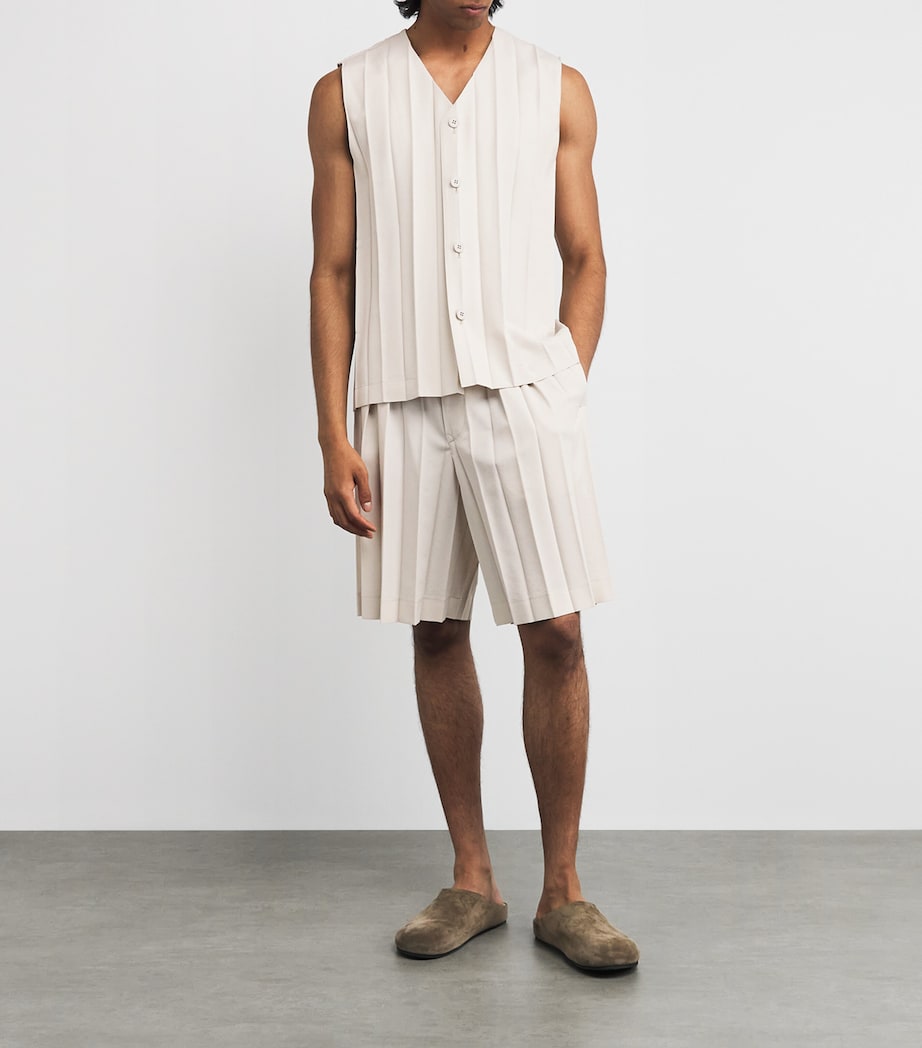 Pleated Edge Ensemble Shorts 40-BEIGE Image 2