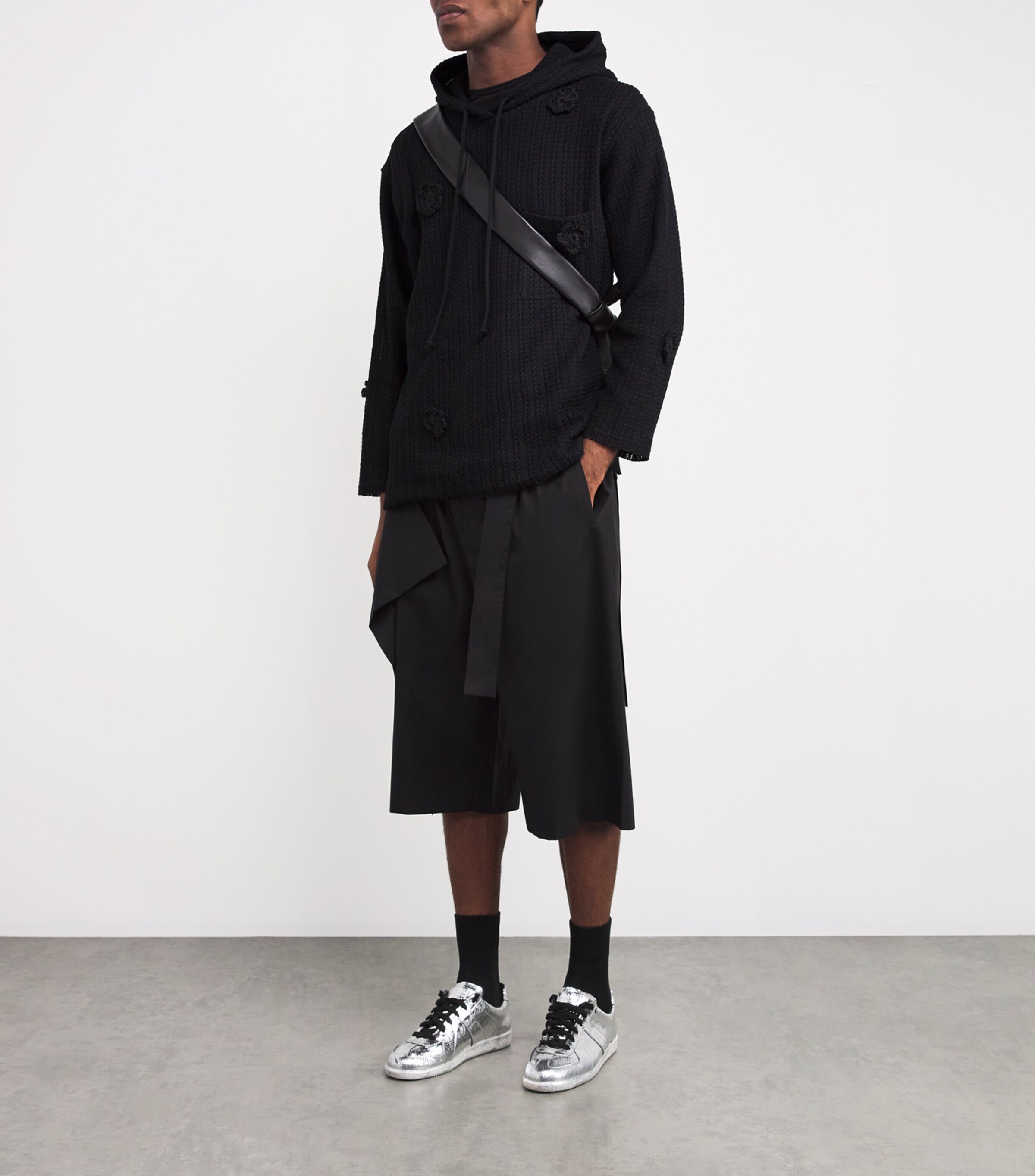 Song For The Mute Mens Cotton-Linen Daisy Chain Hoodie Black Image 2