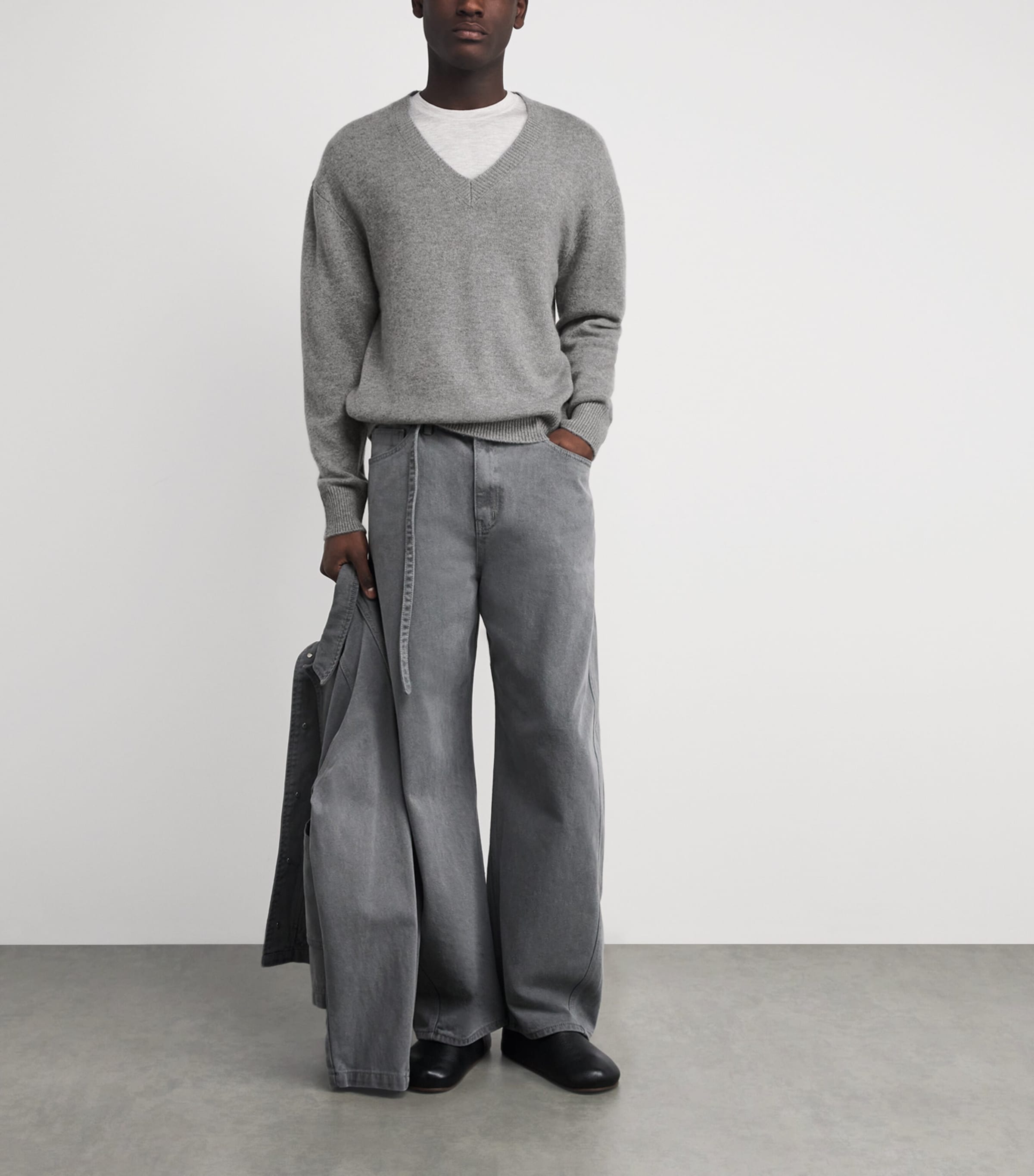 Cashmere V-Neck Sweater LIGHT HEATHER GREY Image 2