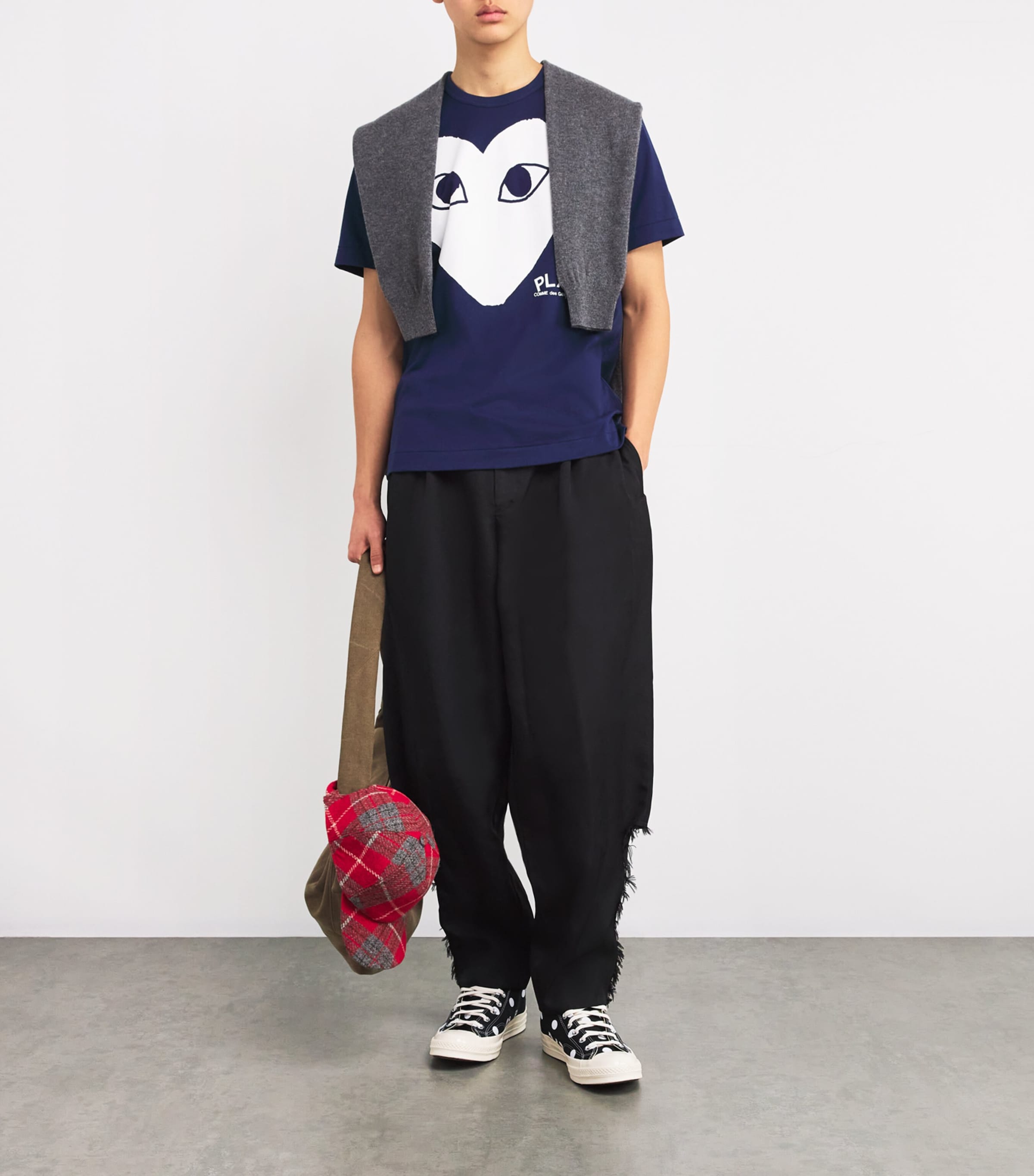 Comme Des Garçons Play Mens Heart Logo T-Shirt Navy Image 2
