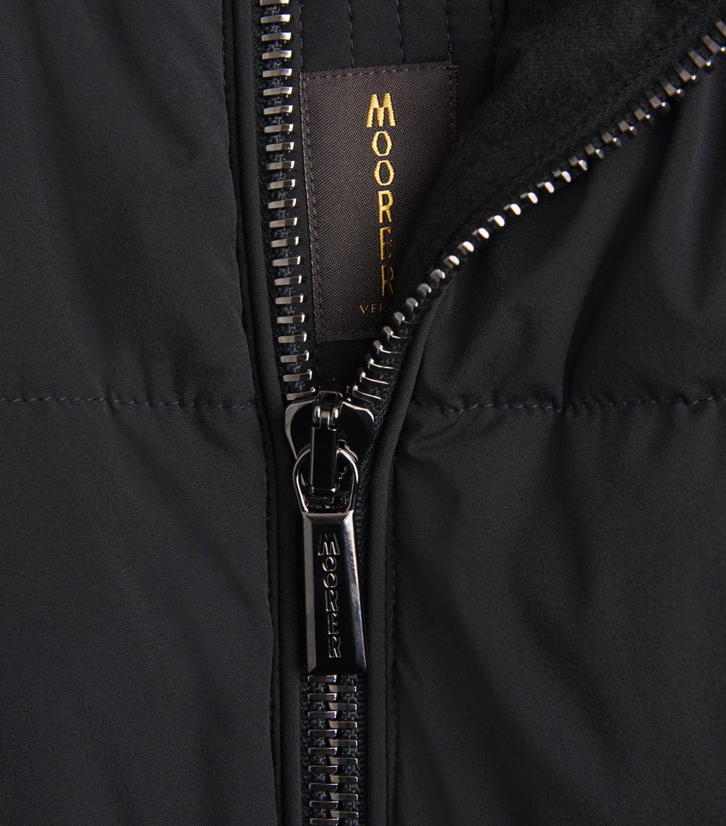 Moorer Mens Quilted Hooded Gilet Nero Image 6
