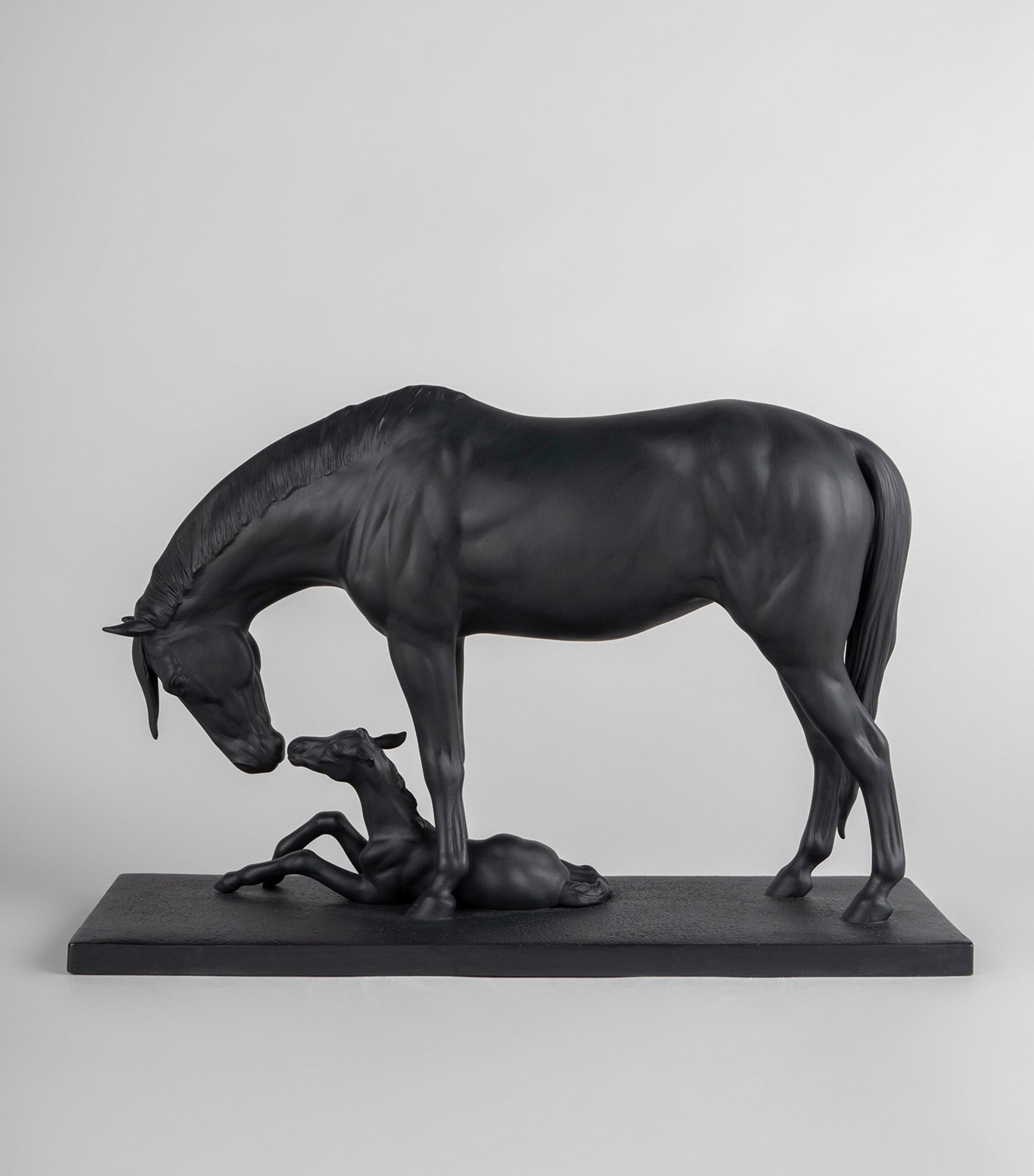 Mare and Foal Figurine BLACK Image 4