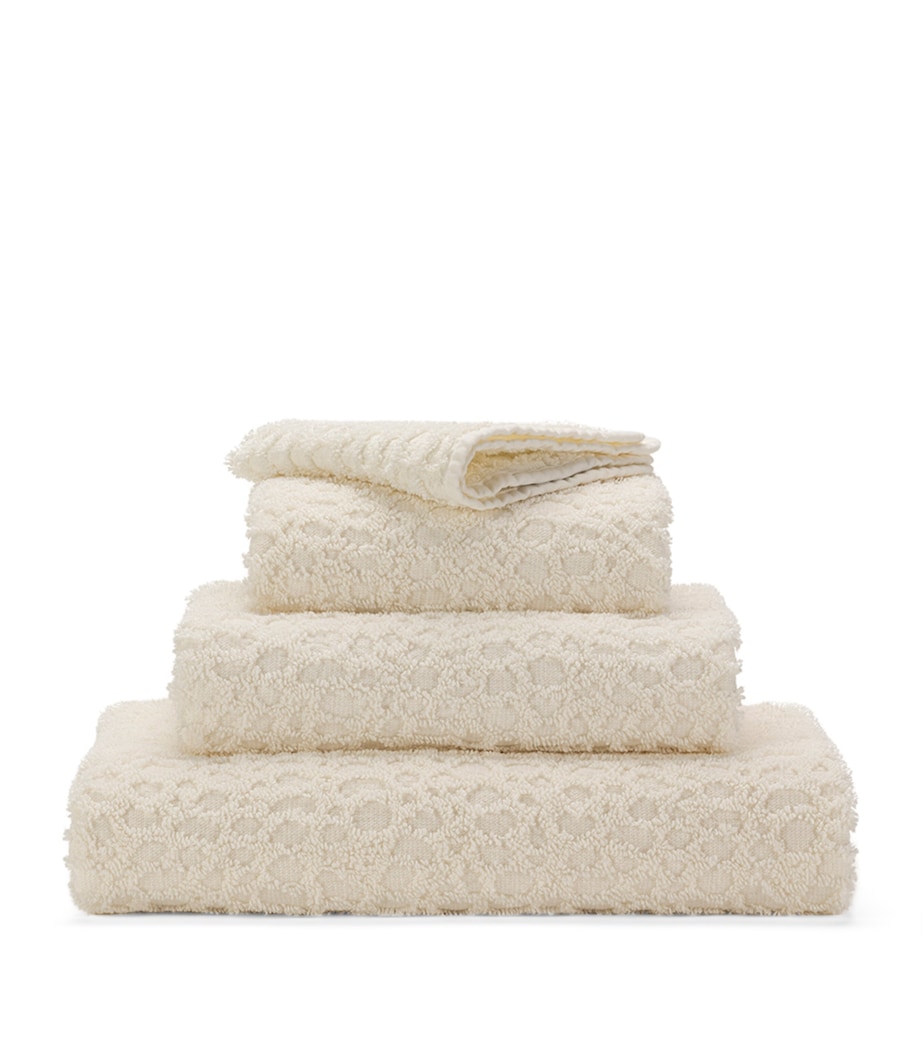Egyptian Cotton Face Cloth (30cm x 30cm) 103 IVORY Image 1