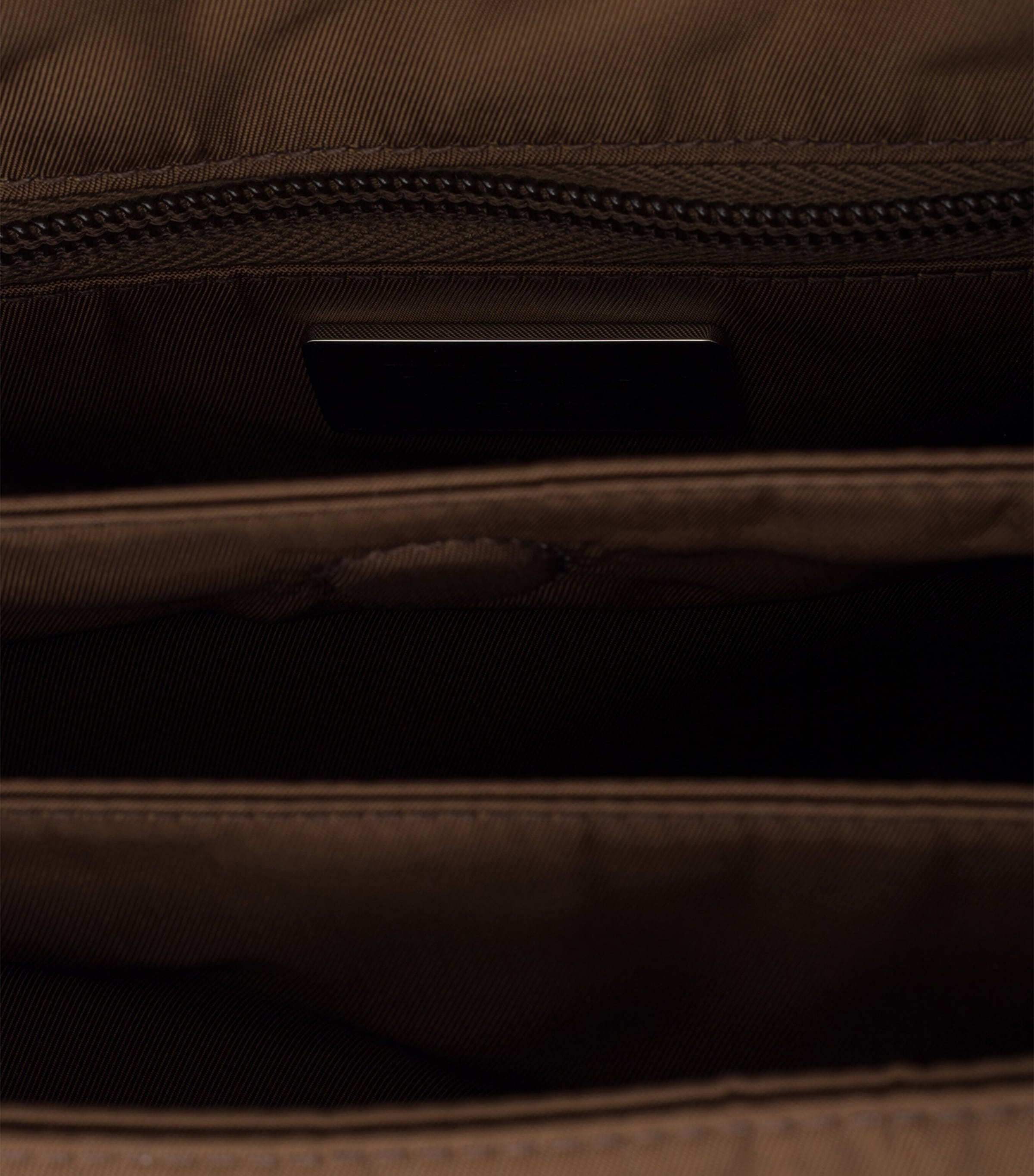 Medium Re-Nylon Traveller Shoulder Bag F0038 Image 4