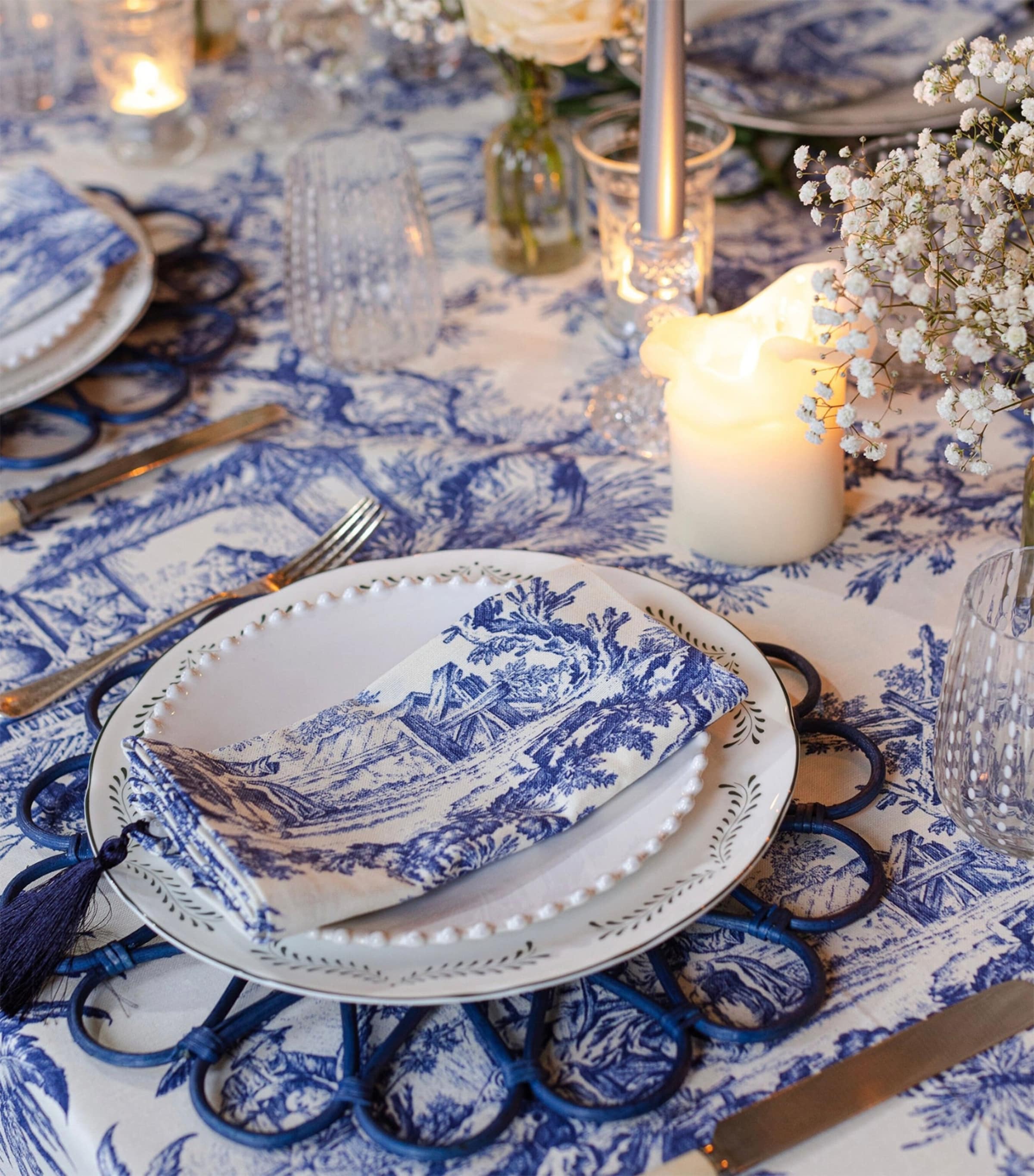 Set of 4 Toile Napkins (45cm x 45cm) MULTI Image 4