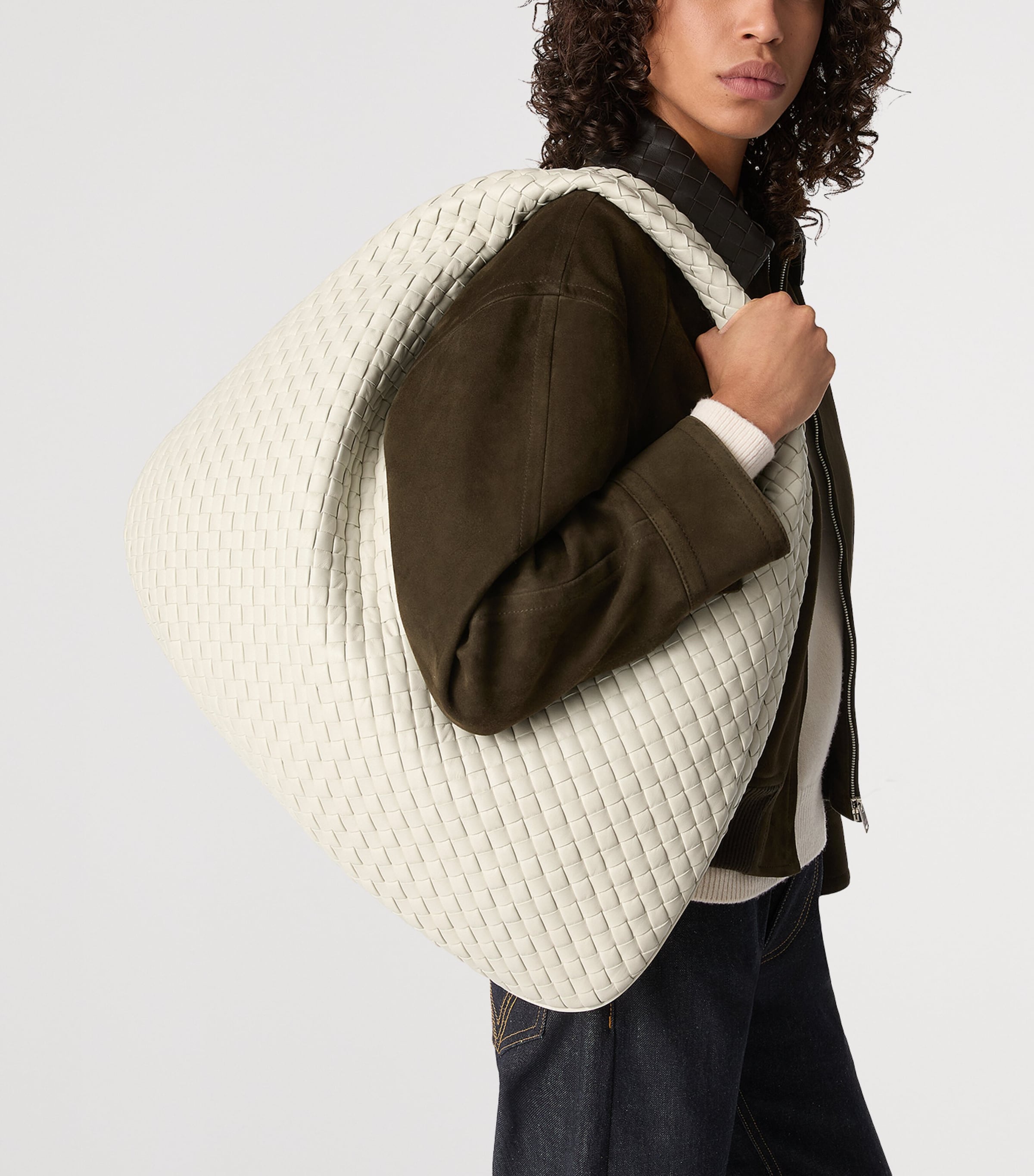 Intrecciato Leather Maxi Veneta Shoulder Bag 9195 Image 2