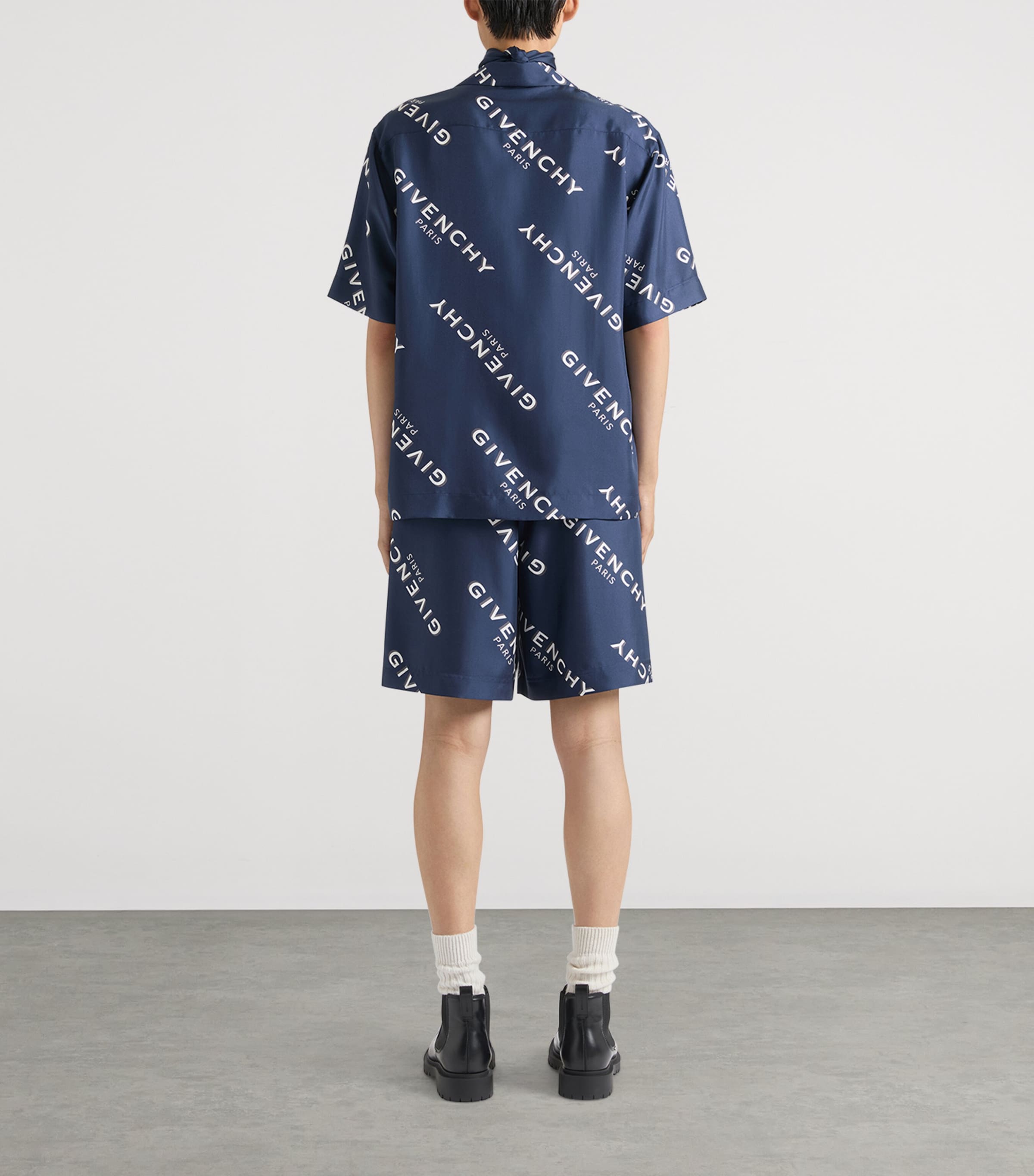 Silk Logo Shorts NAVY Image 3