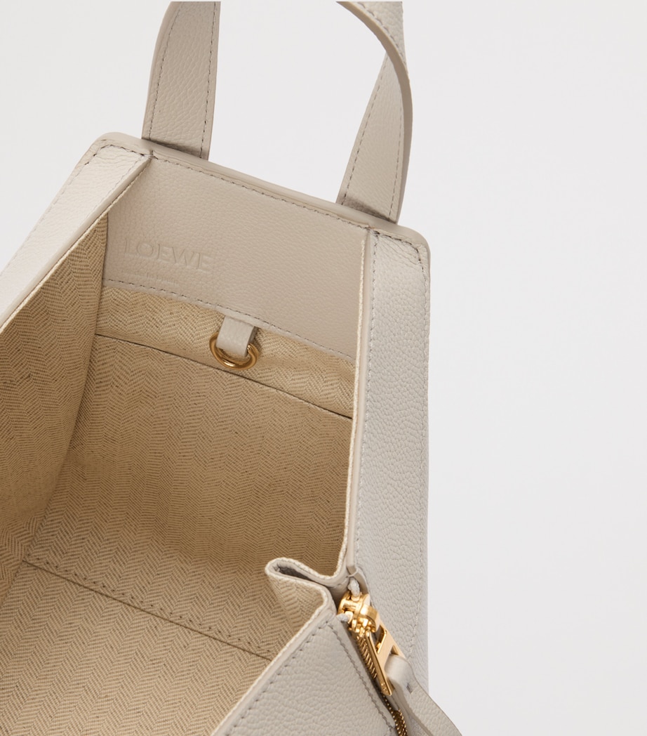 Leather Hammock Top-Handle Bag LIGHT GHOST Image 6