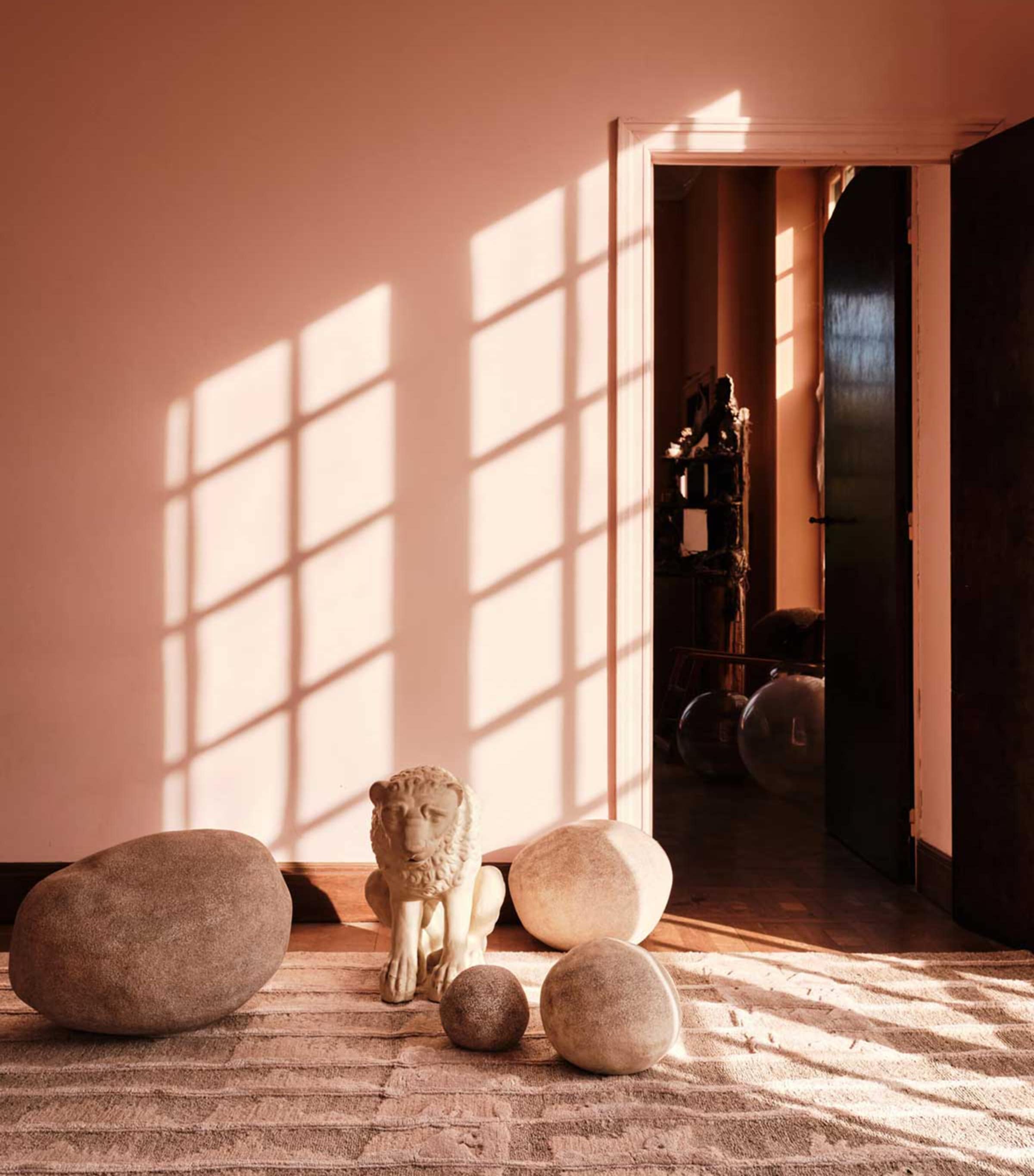 x Kelly Wearstler Elowen Sandstone Rug (1.83m x 2.74m) NEUTRAL Image 5