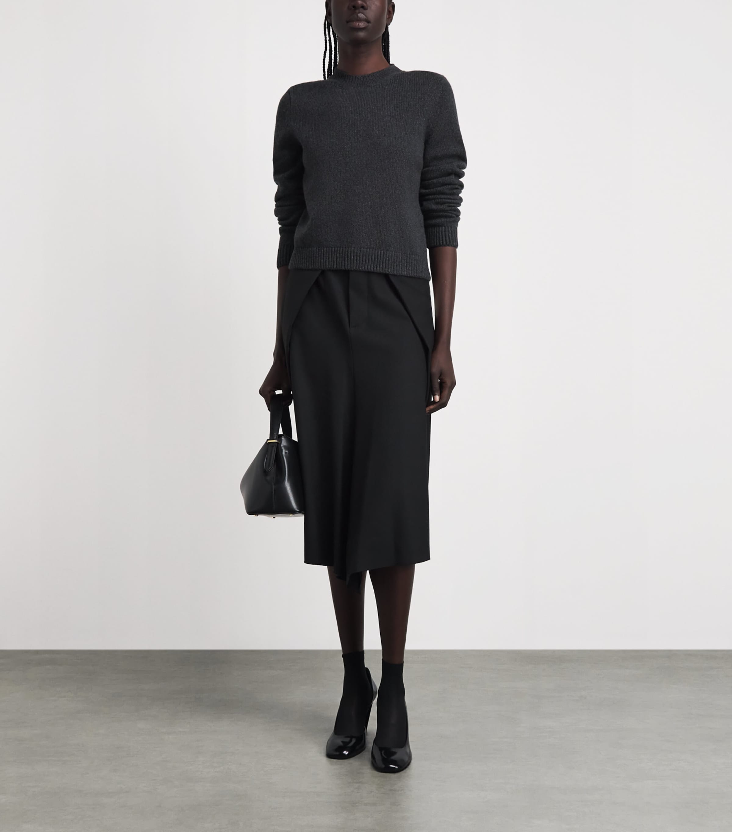 Khaite Womens Cashmere Crew-Neck Leta Sweater Charcoal Image 2