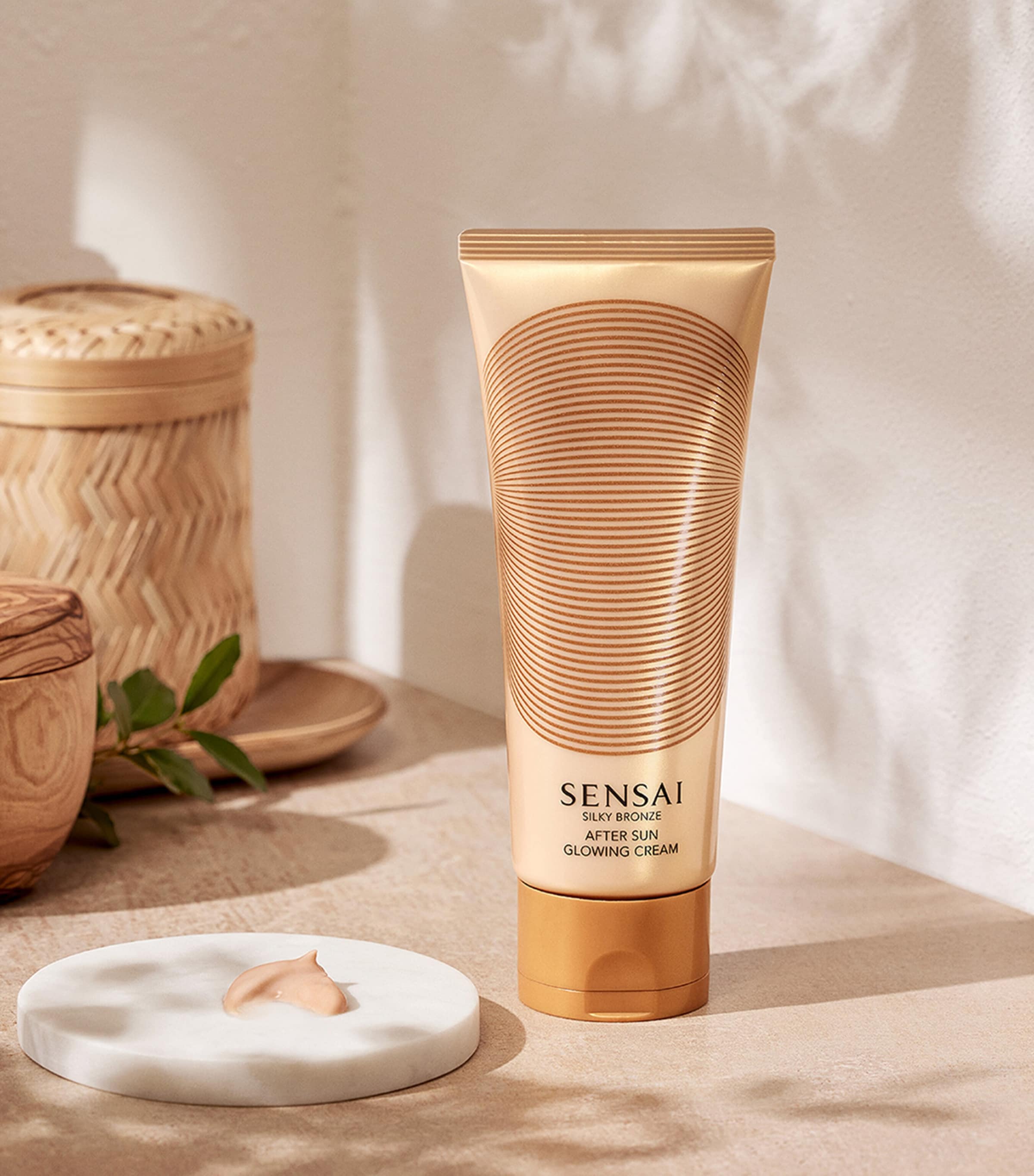 Silky Bronze After Sun Glowing Cream (150ml) NO COLOUR Image 5