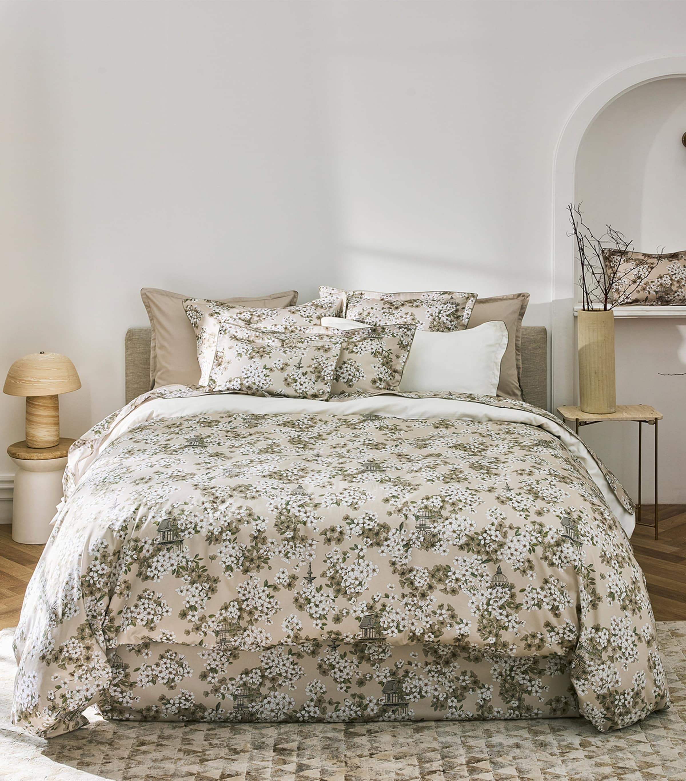 Organic Cotton Fine Fleur Super King Flat Sheet (270cm x 300cm) CREAM/GREEN Image 2