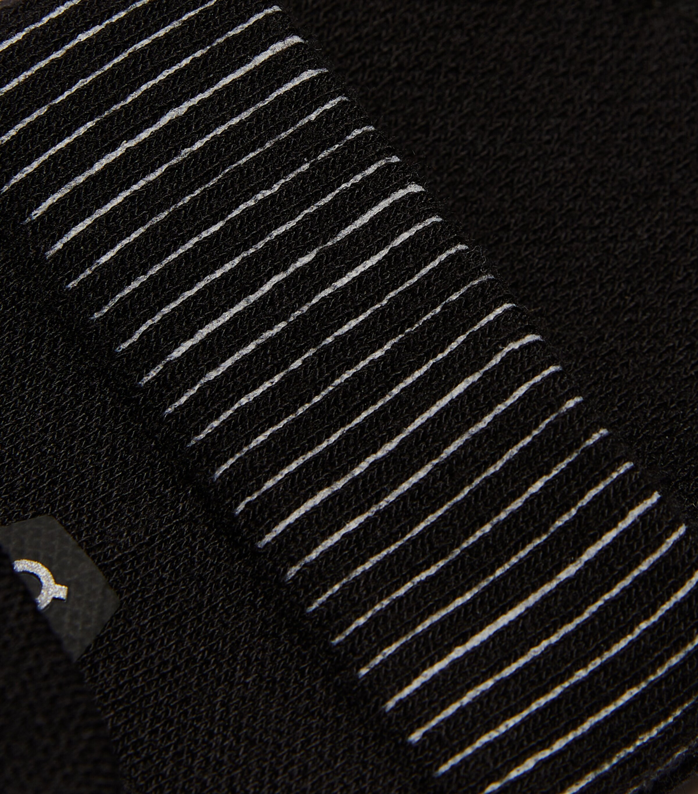 Ultralight Low Socks BLACK | WHITE Image 2