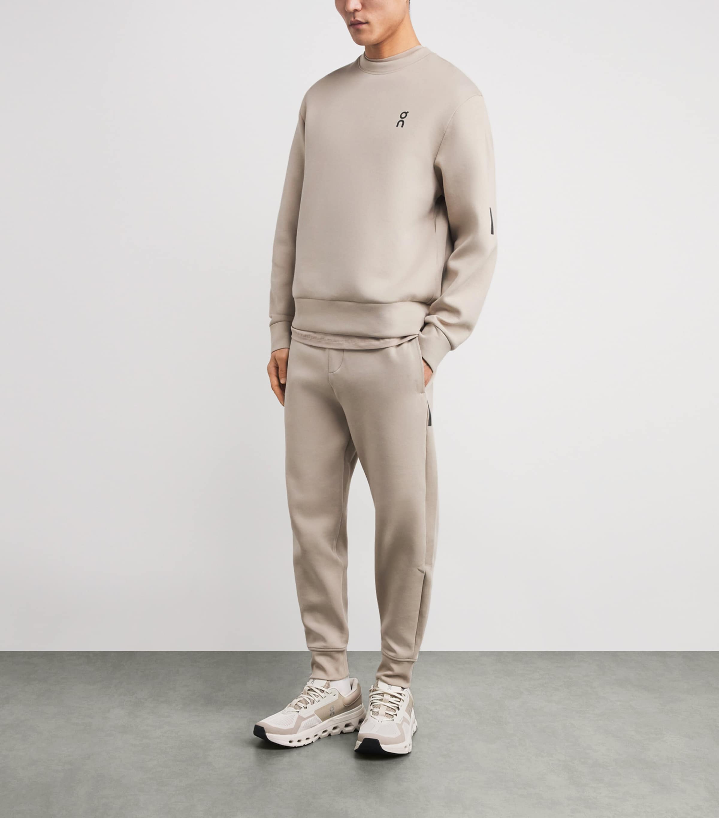 Focus Tech Sweatshirt DESERT Image 2