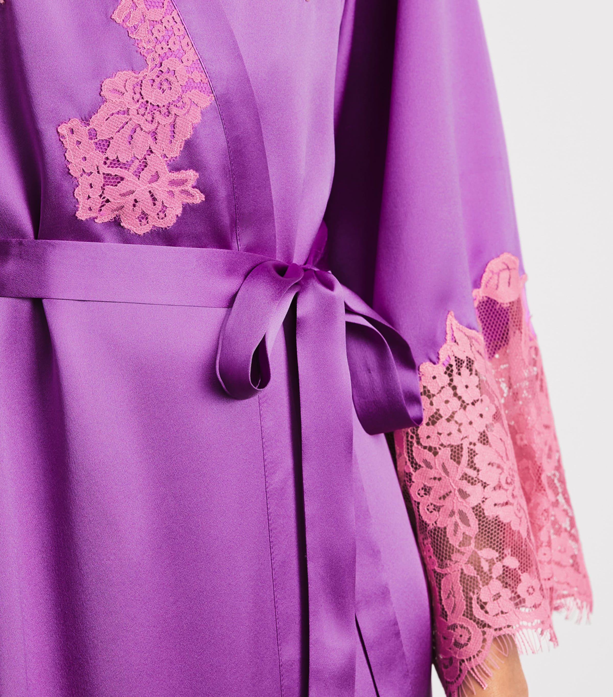 Marjolaine Womens Silk Tess Robe Grape W Blush Image 3