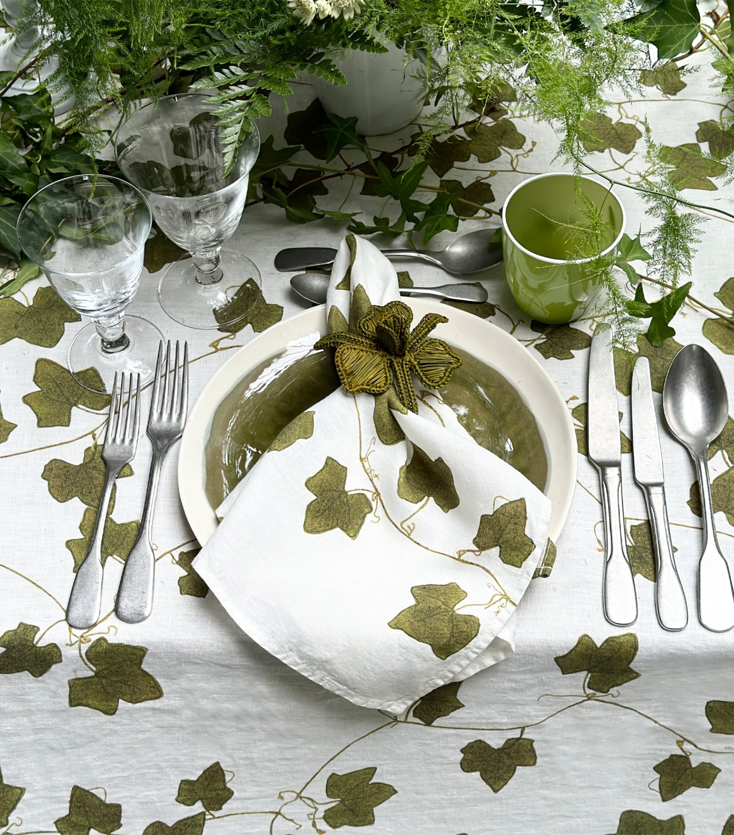 Summerill & Bishop Linen Ivy Napkin (50cm x 50cm) Green Image 6