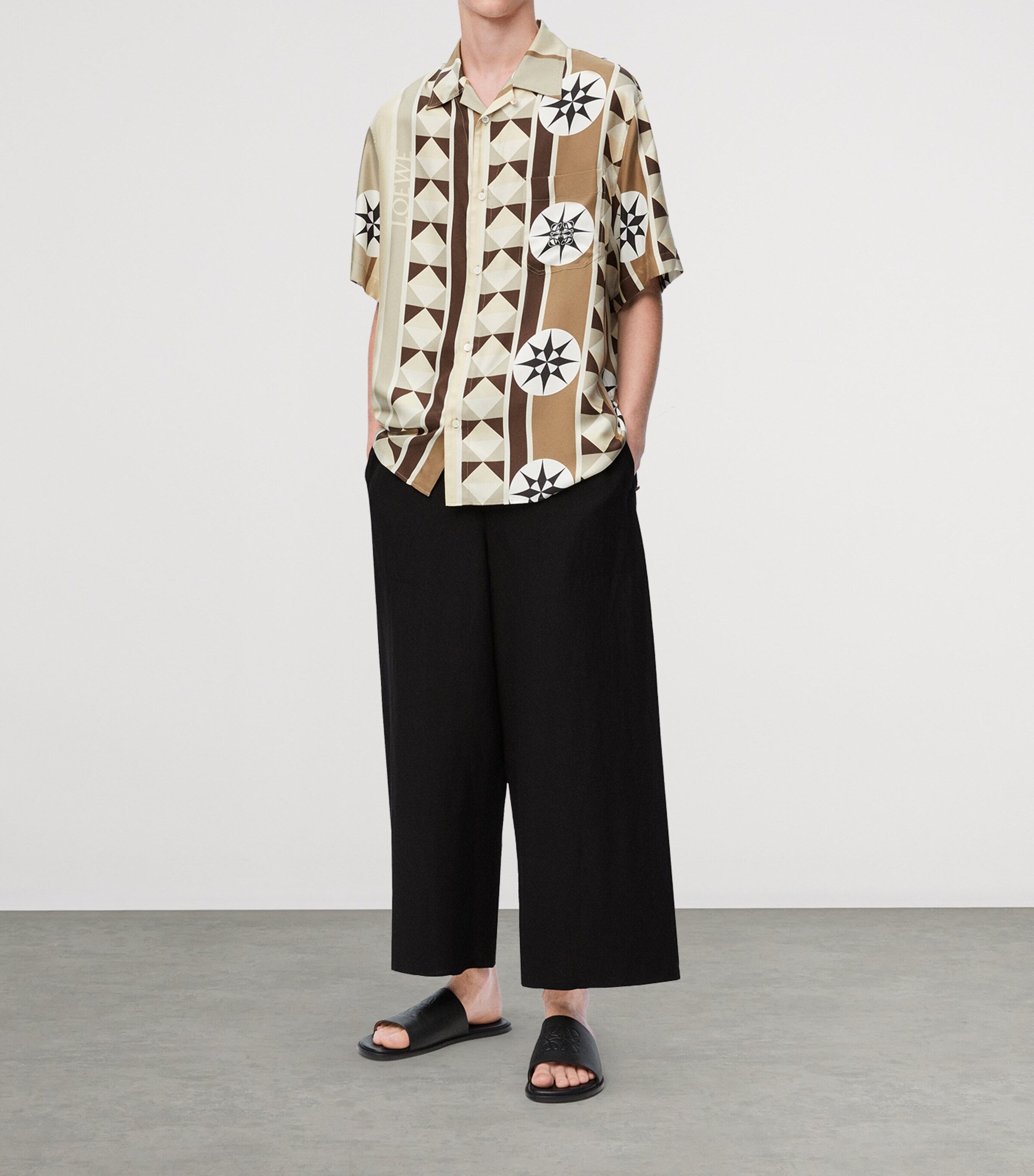 LOEWE Mens x Paula's Ibiza Cropped Wide-Leg Trousers Black Image 2
