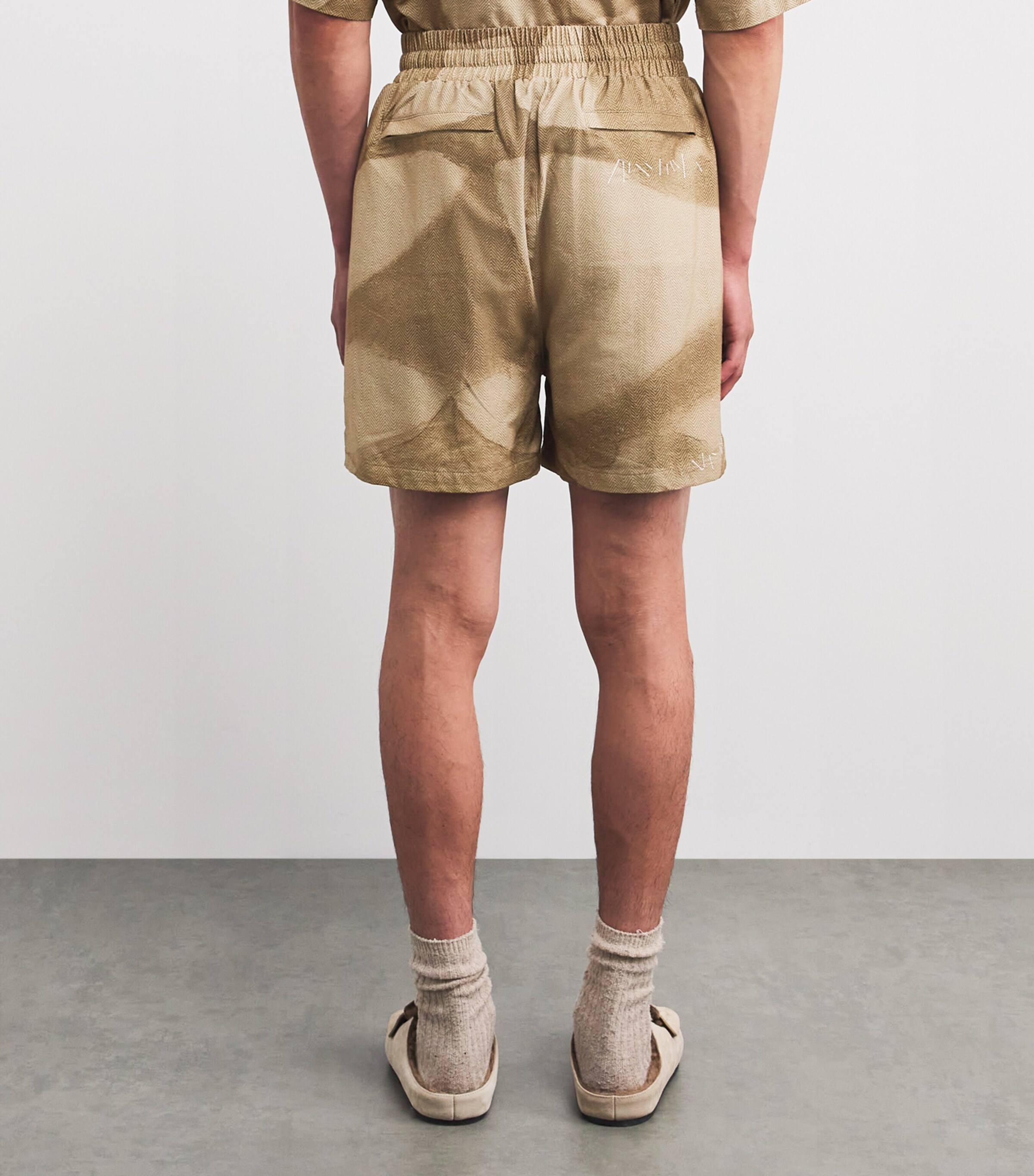Exposed Stitching Shorts BEIGE Image 4