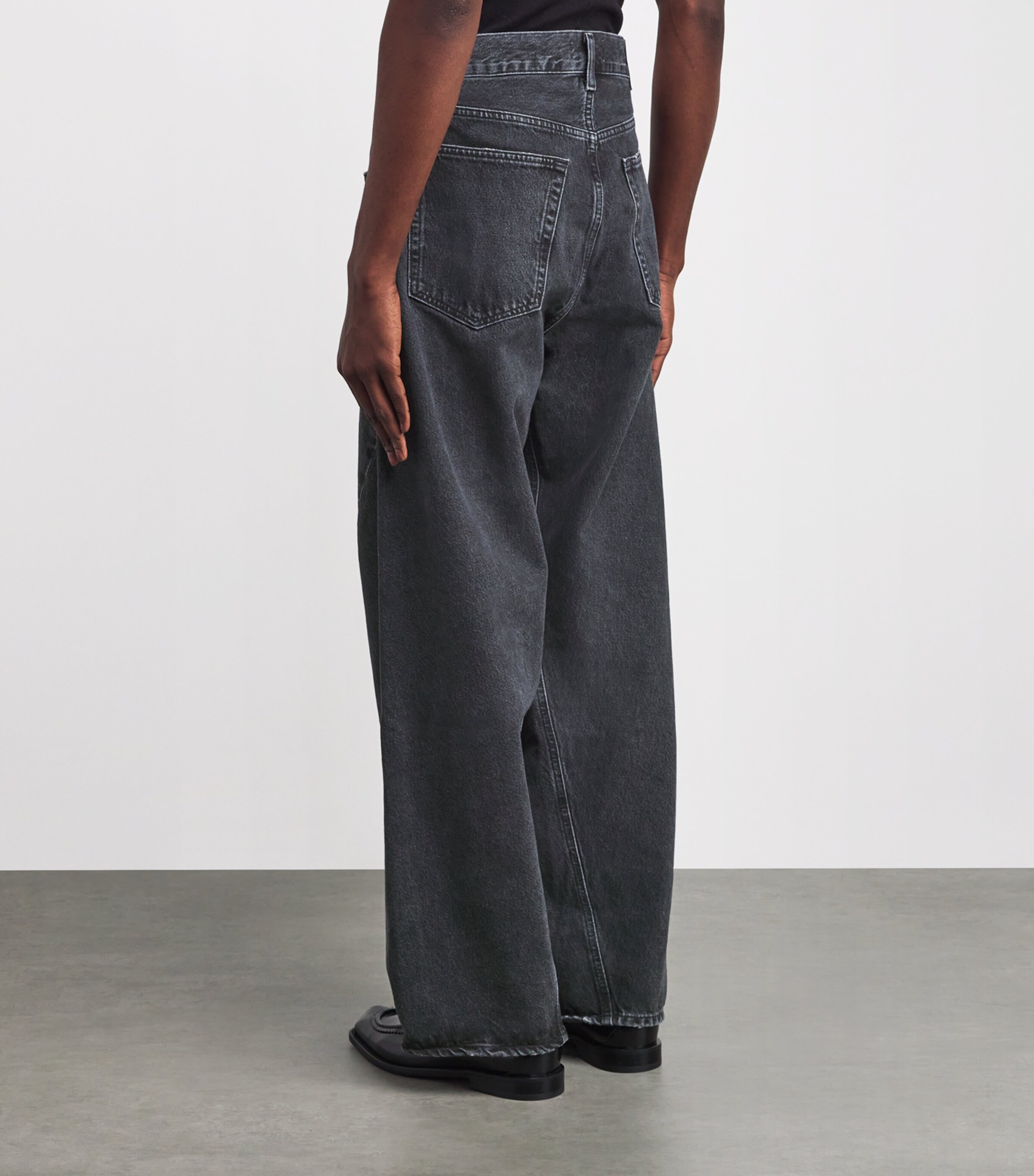Twist Wide-Leg Jeans IKON Image 4