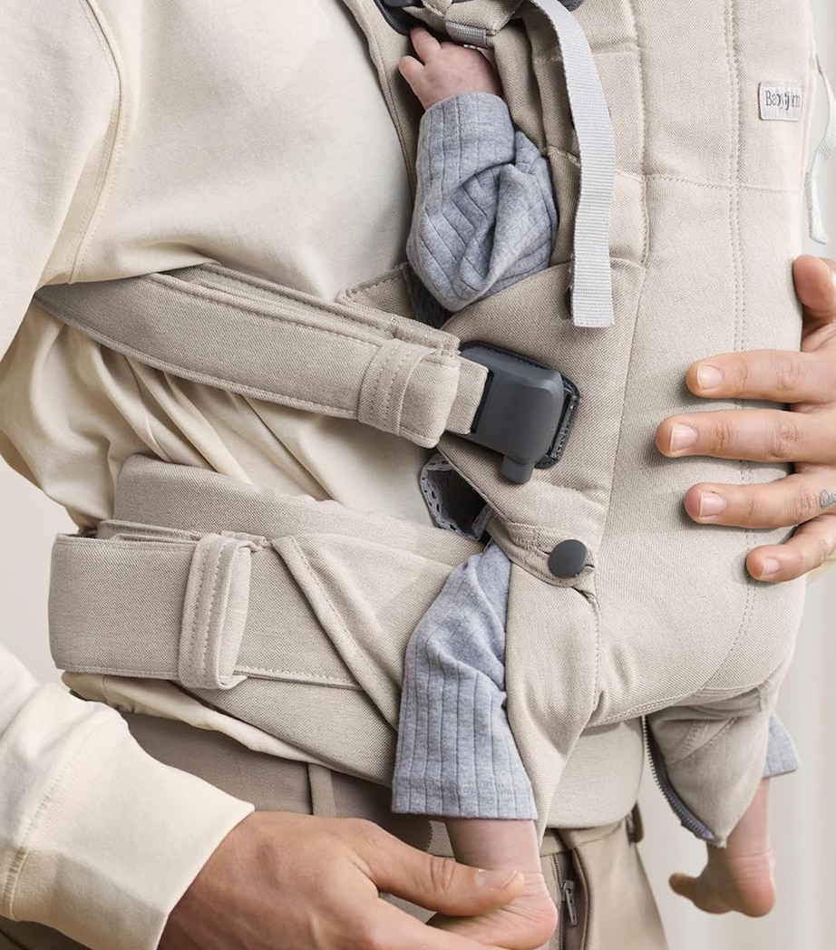 BabyBjörn Harmony Baby Carrier Light Beige Image 2