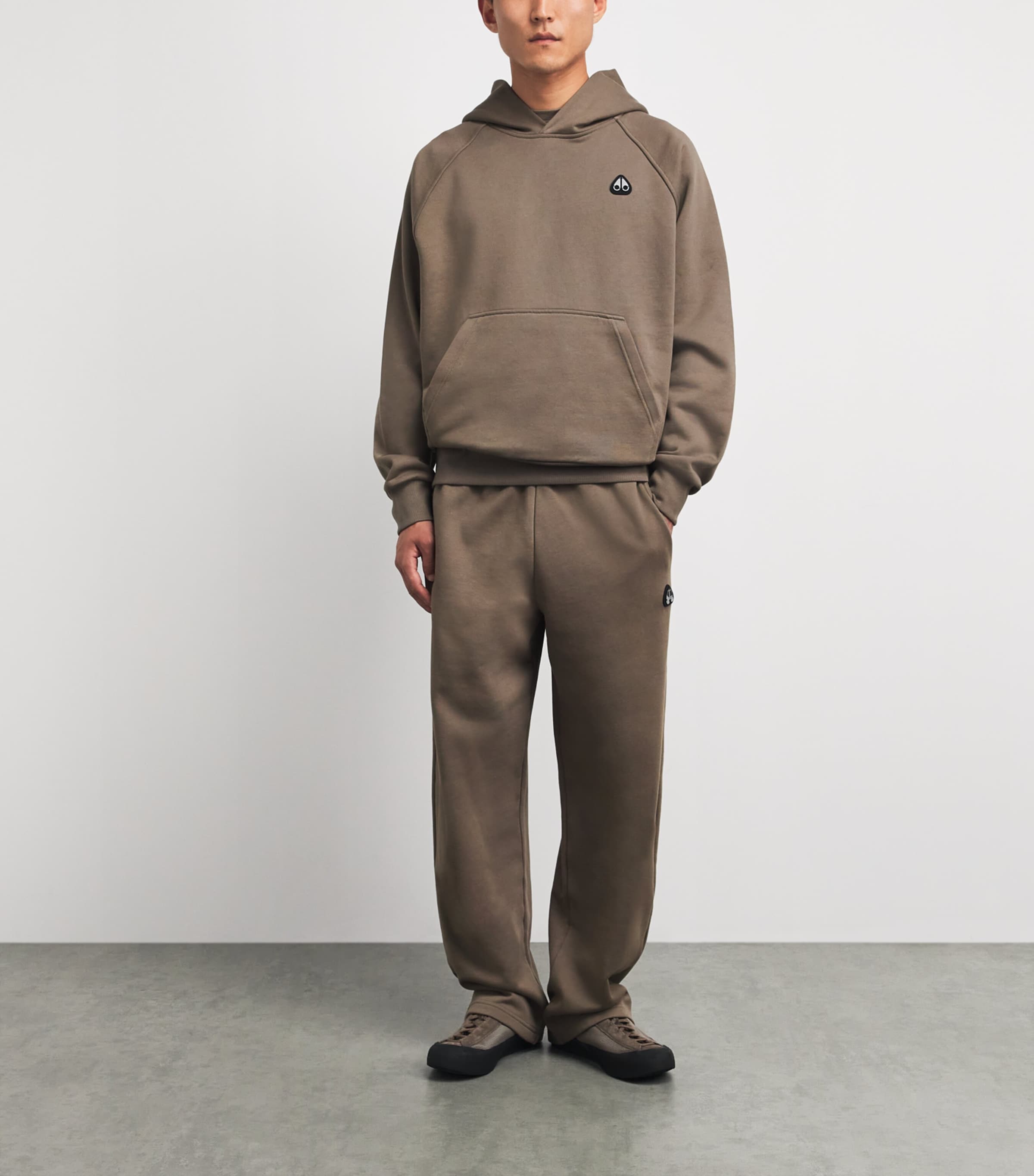 Moose Knuckles Mens Logo Yul Sweatpants Ashen Image 2