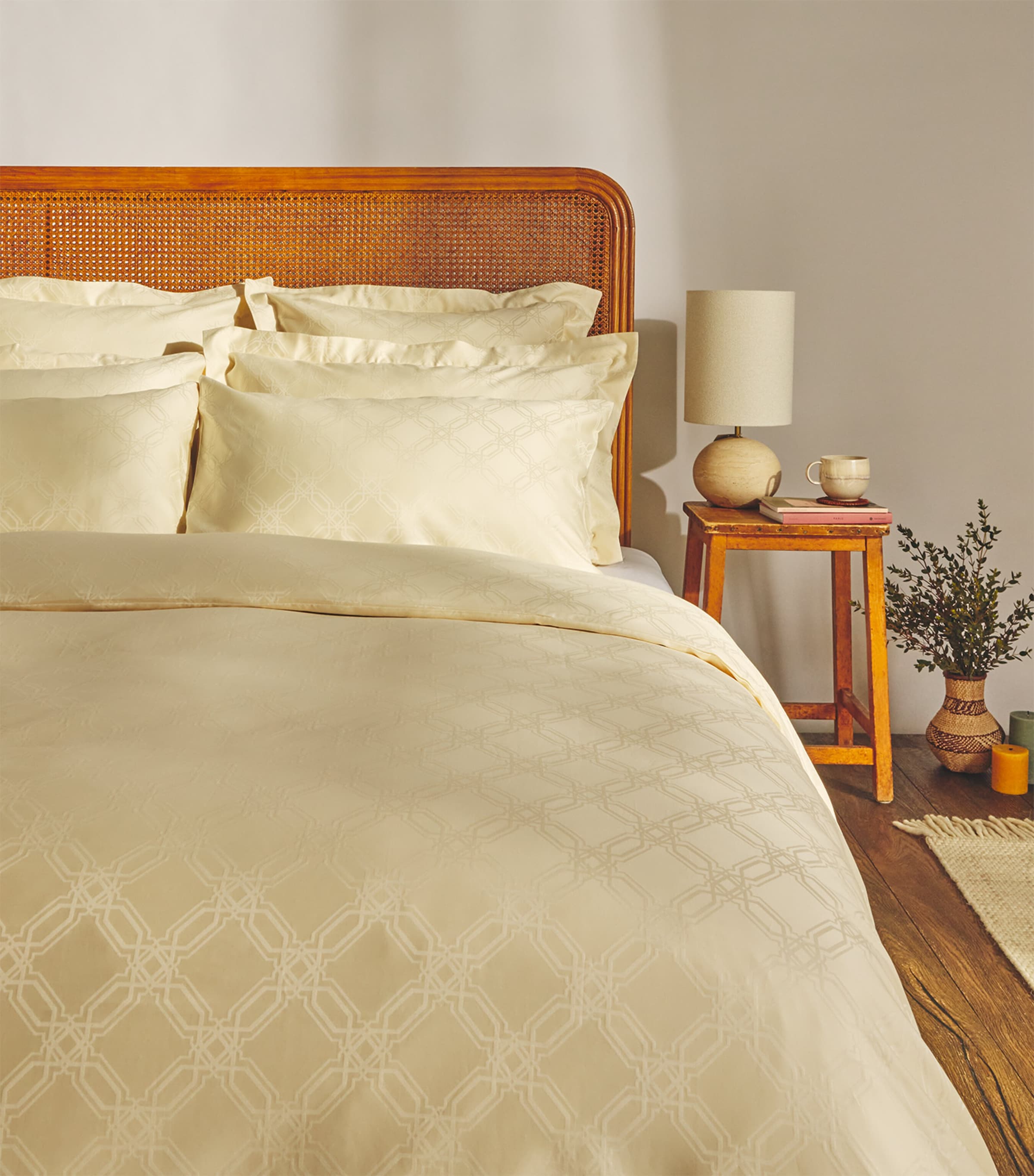 Harrods of London Halsey Super King Duvet Cover Set (260cm x 220cm) | Bedding | Bed Linens & Sets | Bedding Sets | Duvet Covers | Designers | Harrods of London