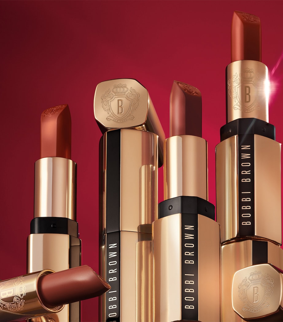 Luxe Lipstick PARISIAN RED Image 7