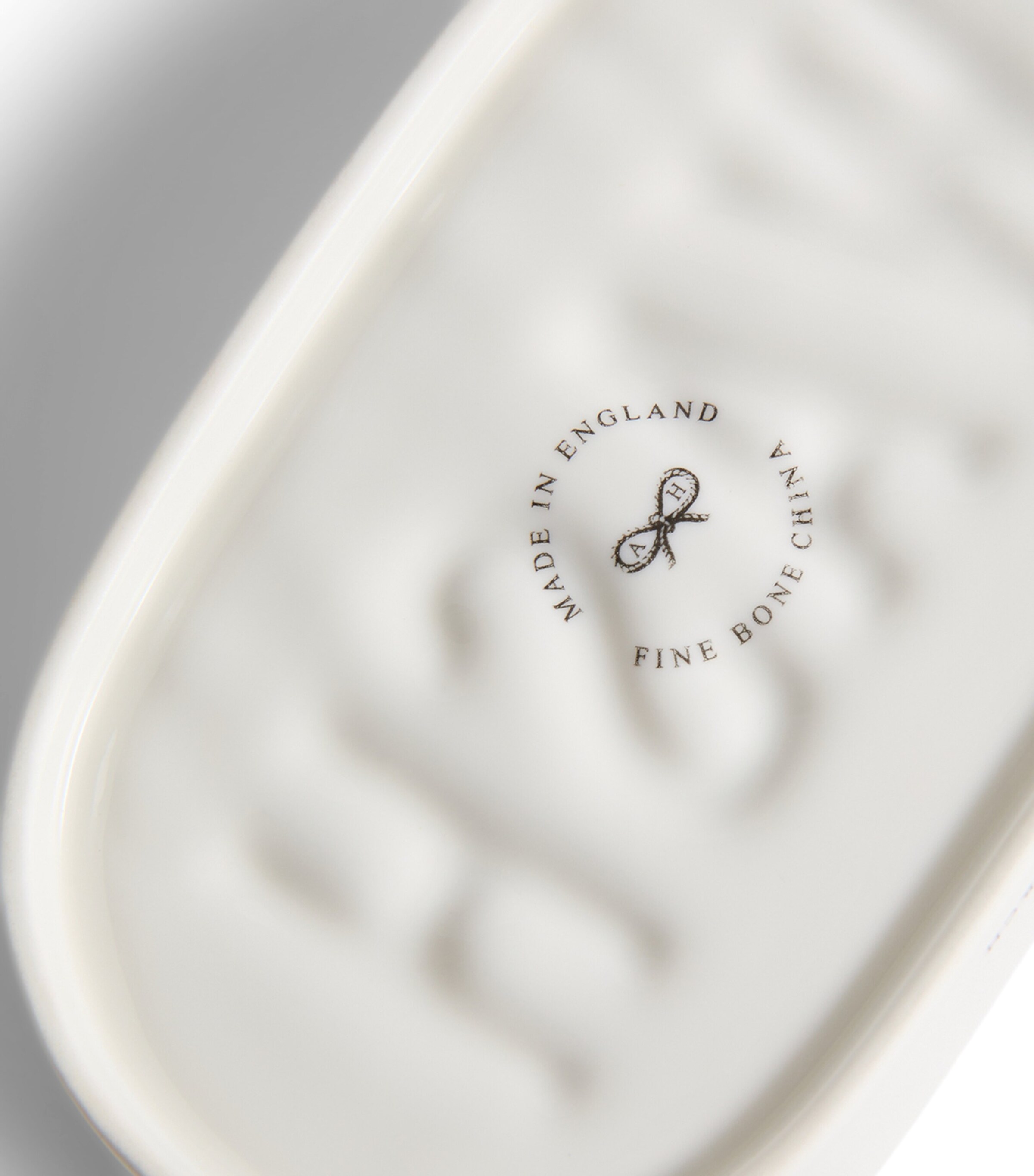 Bone China Eyes Bathroom Set WHITE Image 6