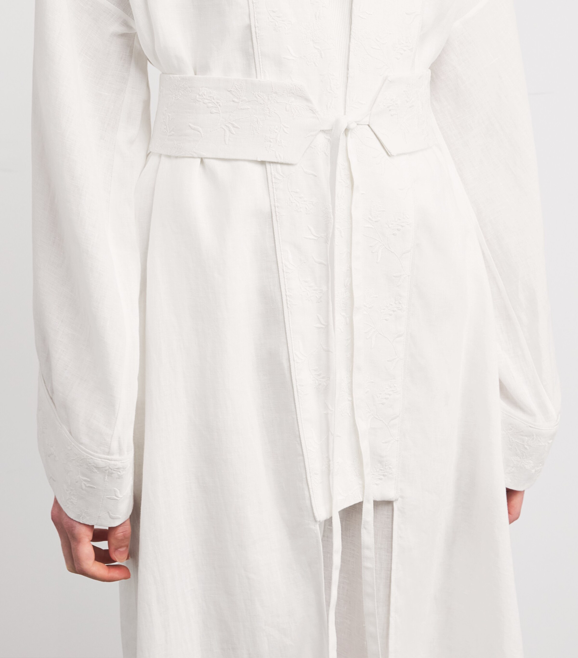 Eleventy Womens x Harrods Linen Embroidered Kimono Bianco Image 6