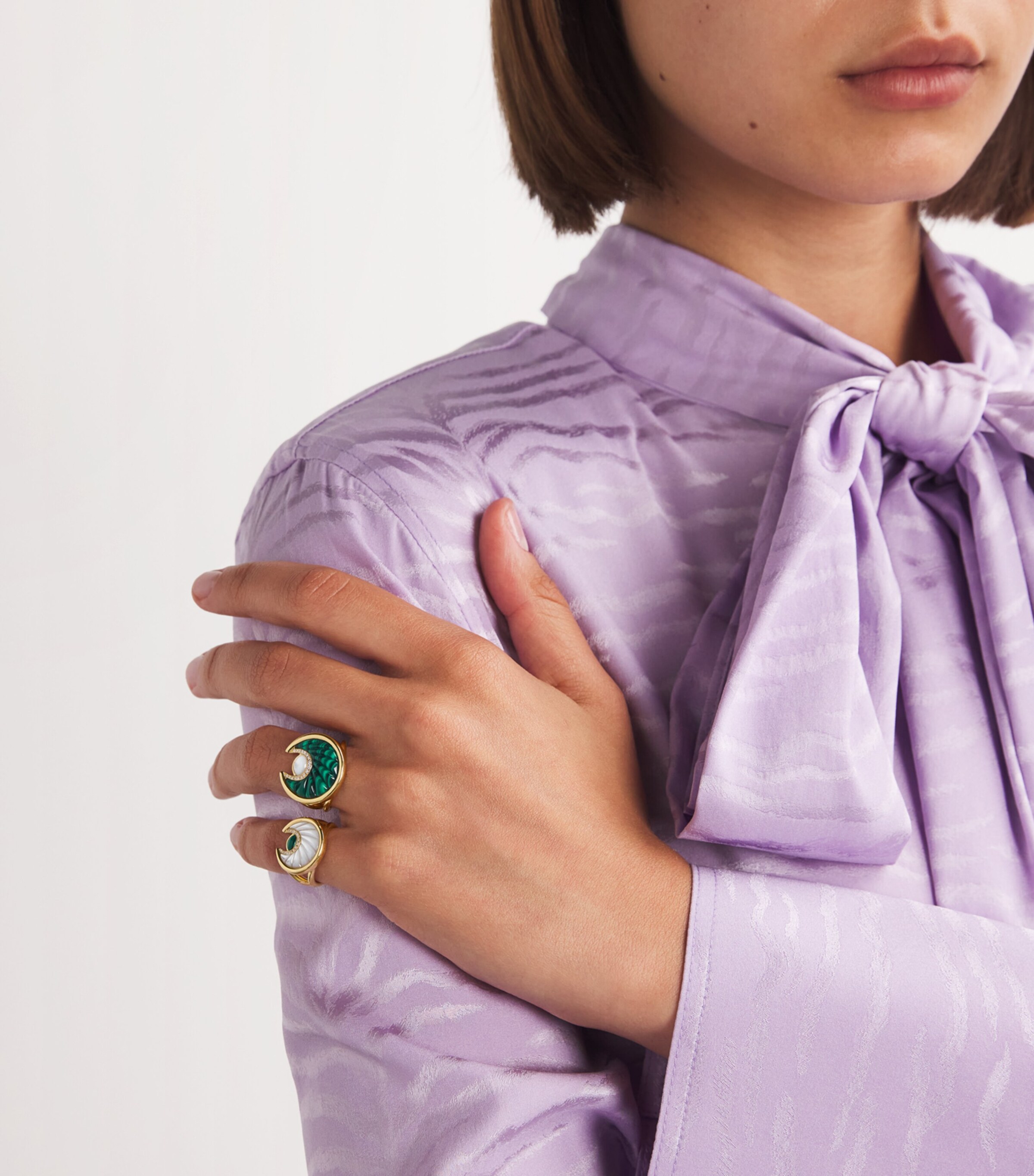 L'ATELIER NAWBAR Yellow Gold, Diamond, Mother-of-Pearl and Malachite Lot N*91 Ring Yellow Gold Image 5