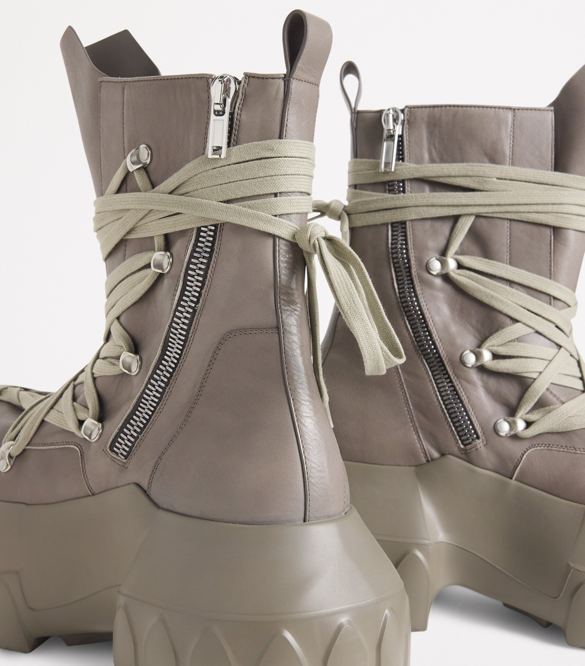 新品25SSrick owens MEGA LACED MEGA TRACTOR Black Hollywood Megalace Mega Tractor Boots by Rick Owens on