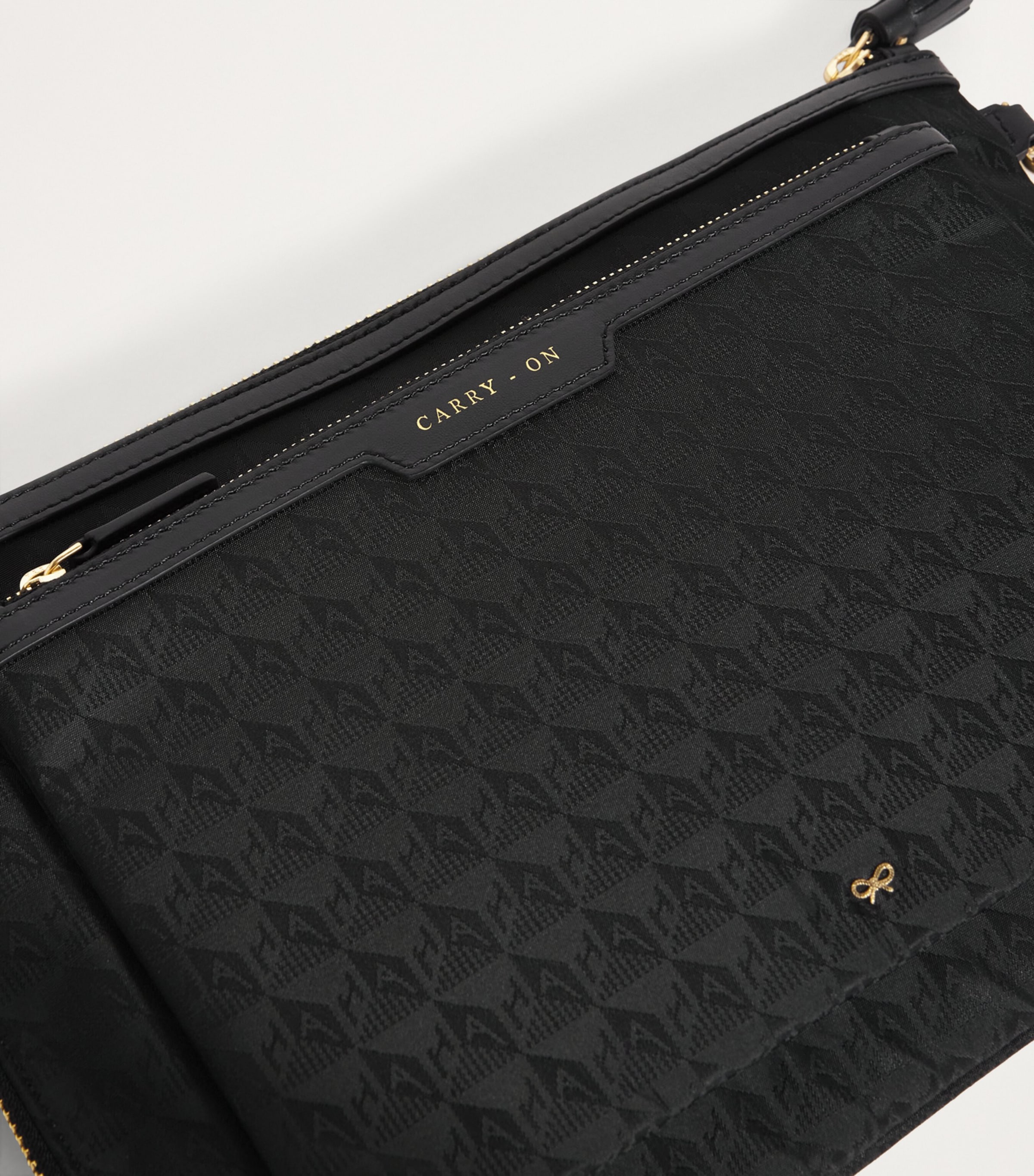 Logo Journey Essentials Pouch BLACK Image 4