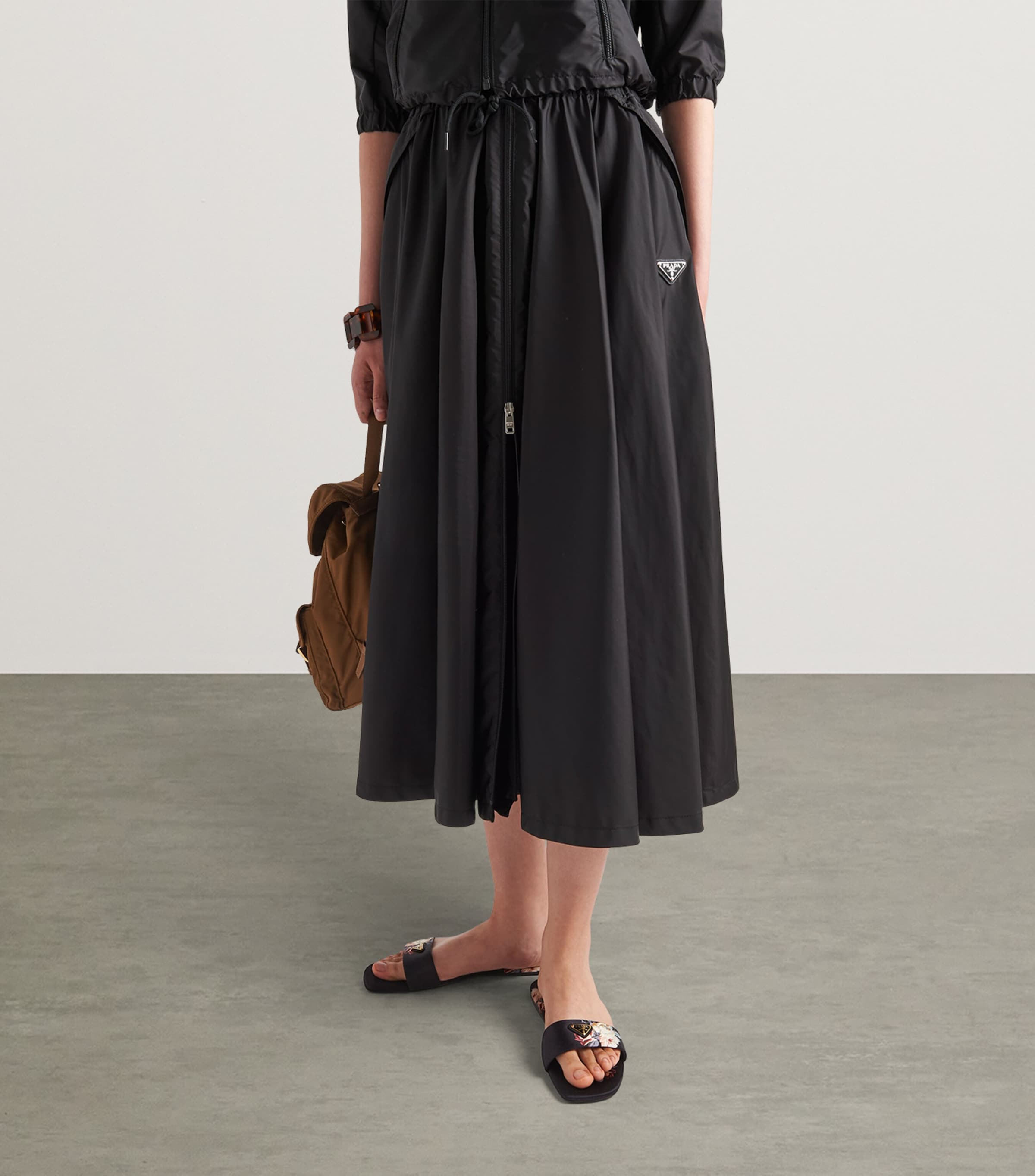 スカート PRADA Nylon midi skirt Re-Nylon midi skirt PRADA | Blondie Shop