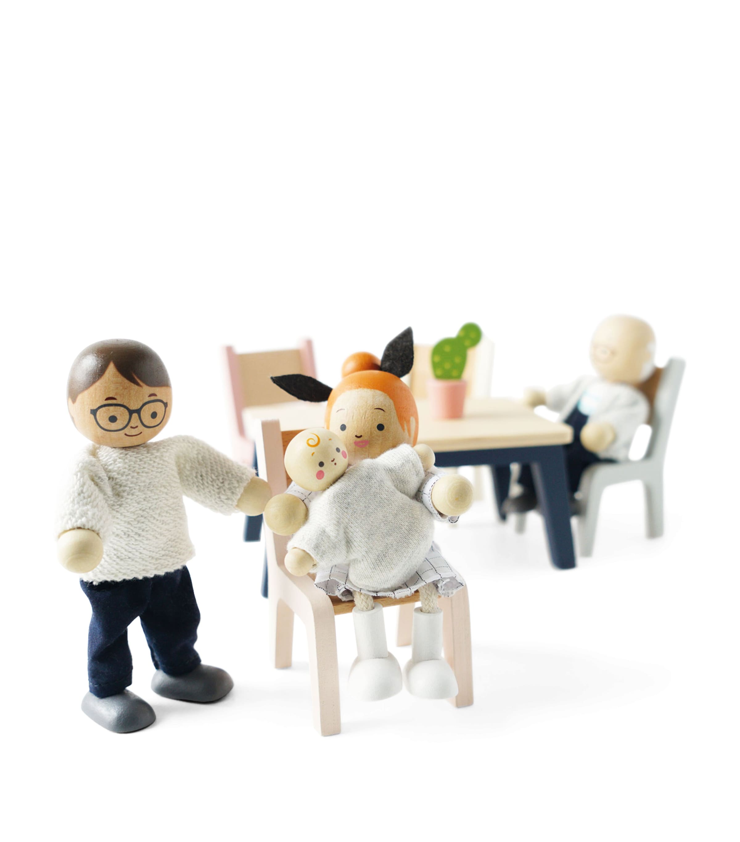 Le Toy Van Doll Family Set Image 4