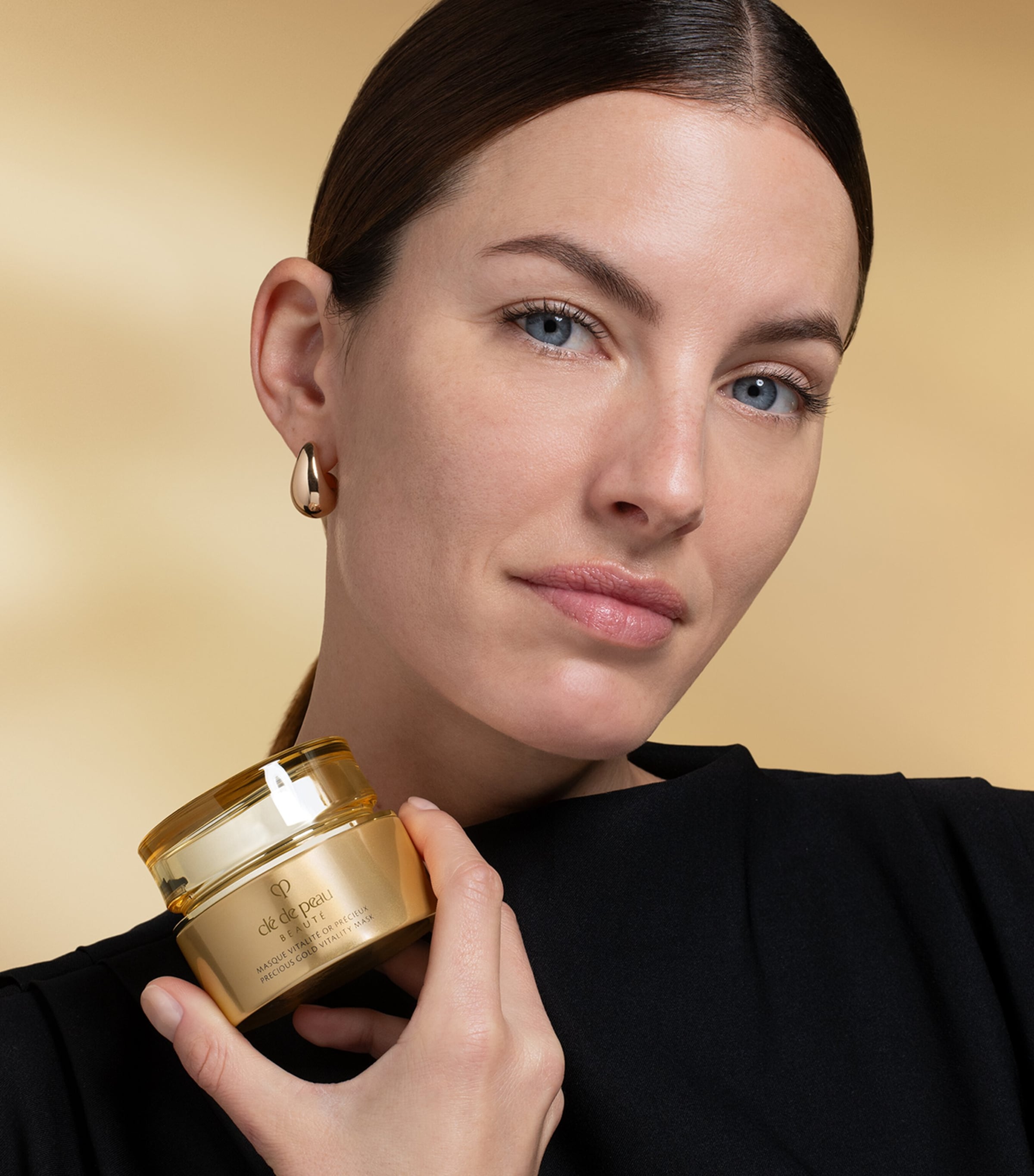 Clé de Peau Beauté The Precious Gold Vitality Series Collection 