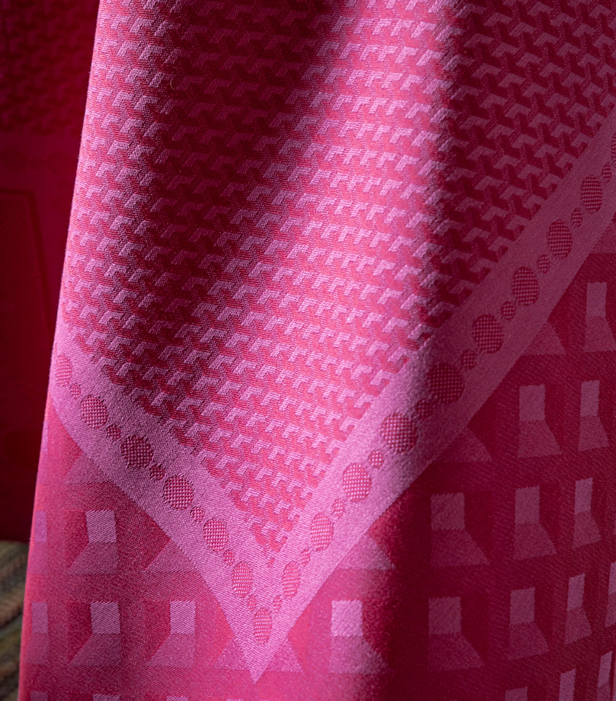 Palais Venitien Tablecloth (175cm x 320cm) PINK Image 2