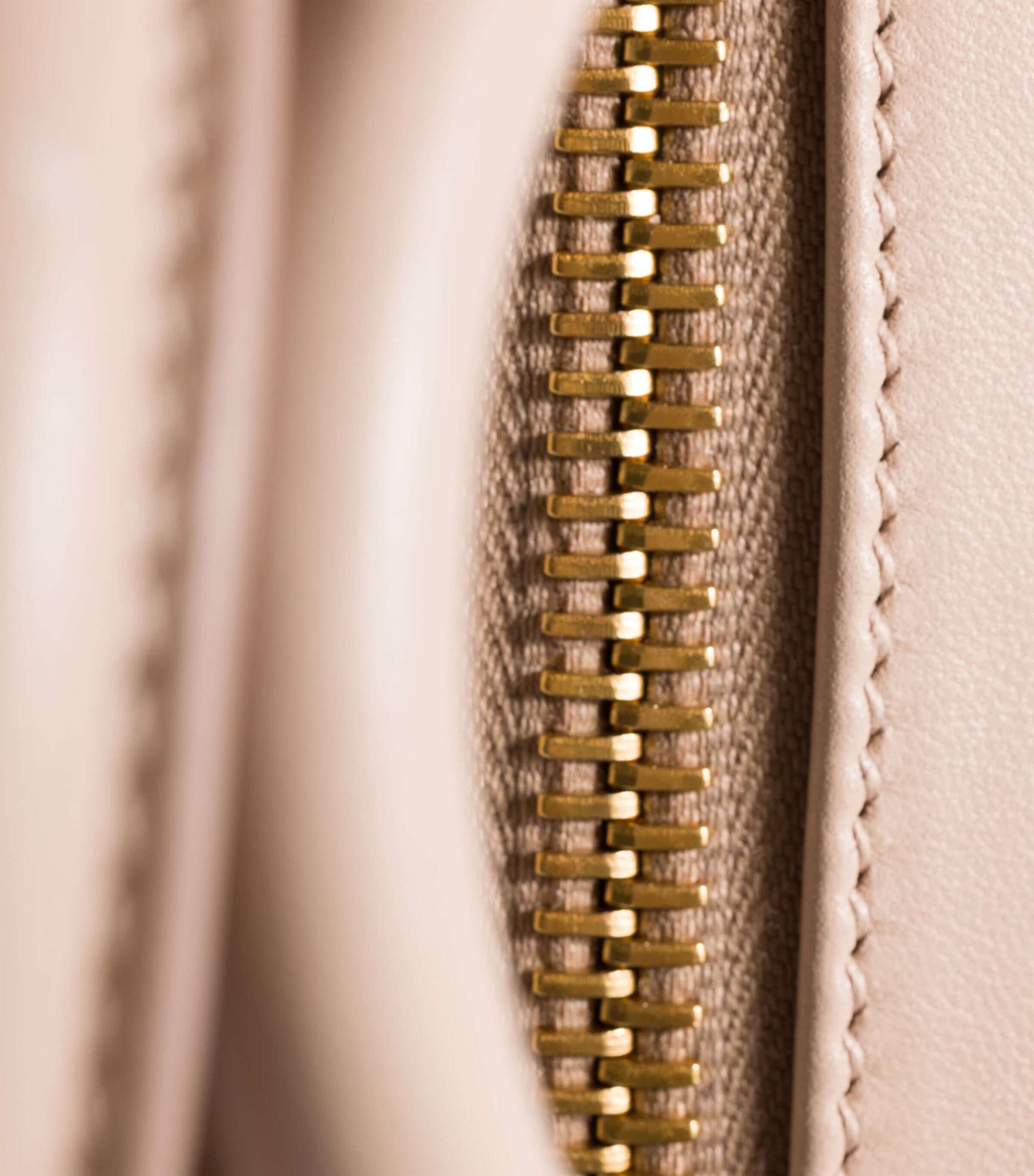 Matelassé Leather Arcadie Top-Handle Bag F0236 Image 7