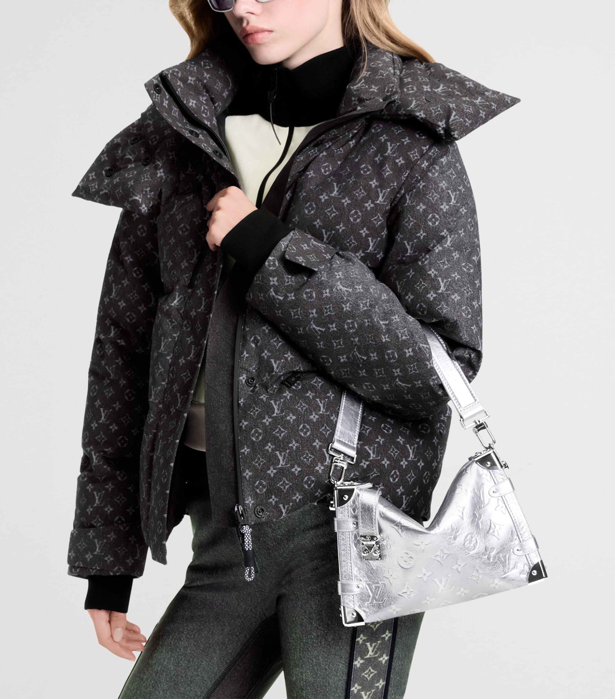 Leather Side Trunk MM Shoulder Bag SILVER Image 2