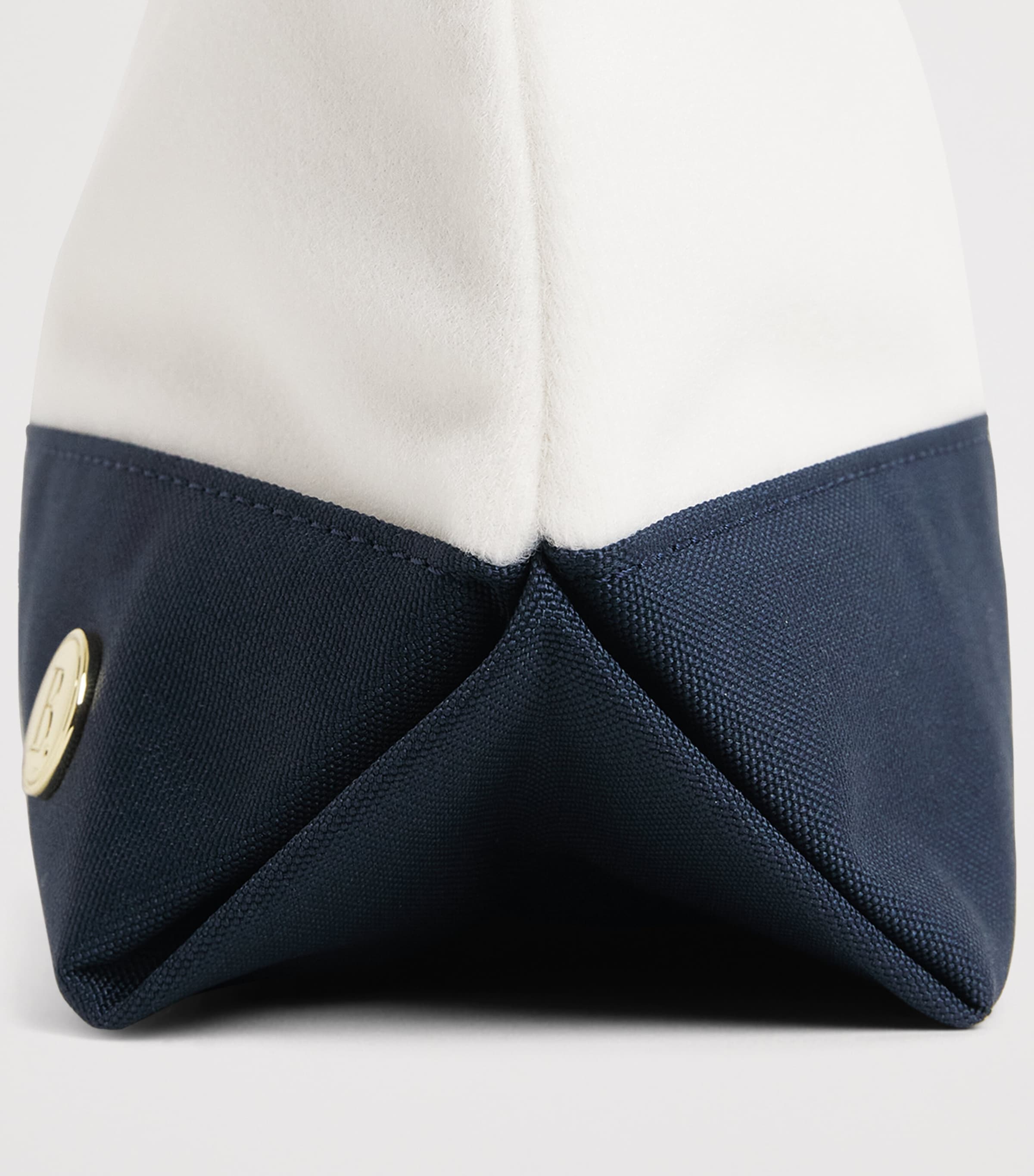 BECCO BAGS Medium Montreaux Pouch Cream Image 3