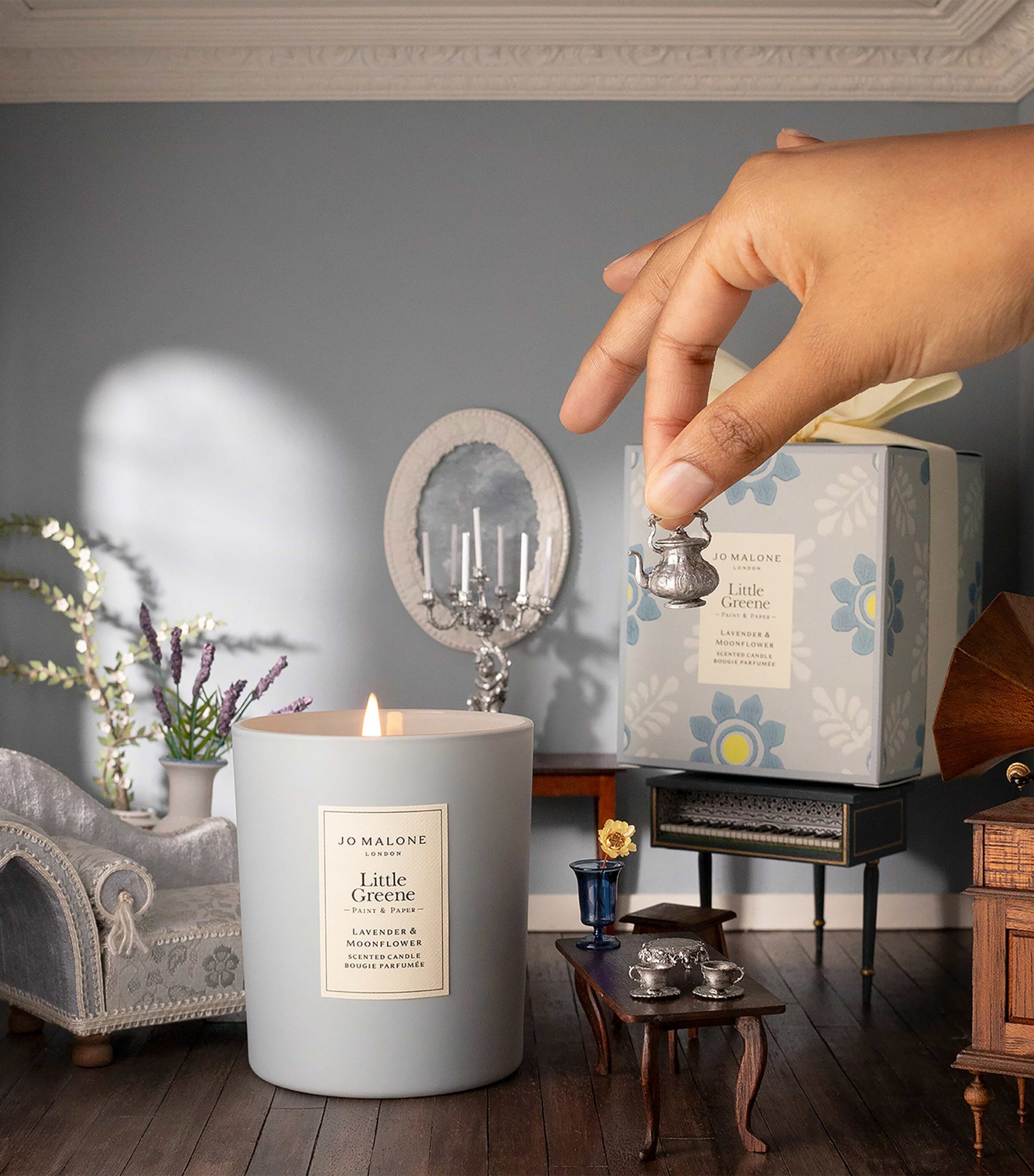 Jo Malone London x Little Greene Special Edition Lavender & Moonflower Scented Candle (200g) Image 3