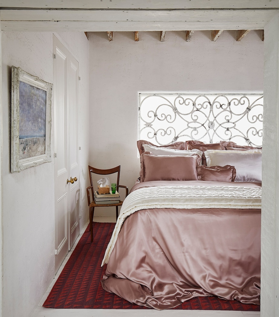 Silk Super King Duvet Cover (260cm x 220cm) VINTAGE PINK Image 2