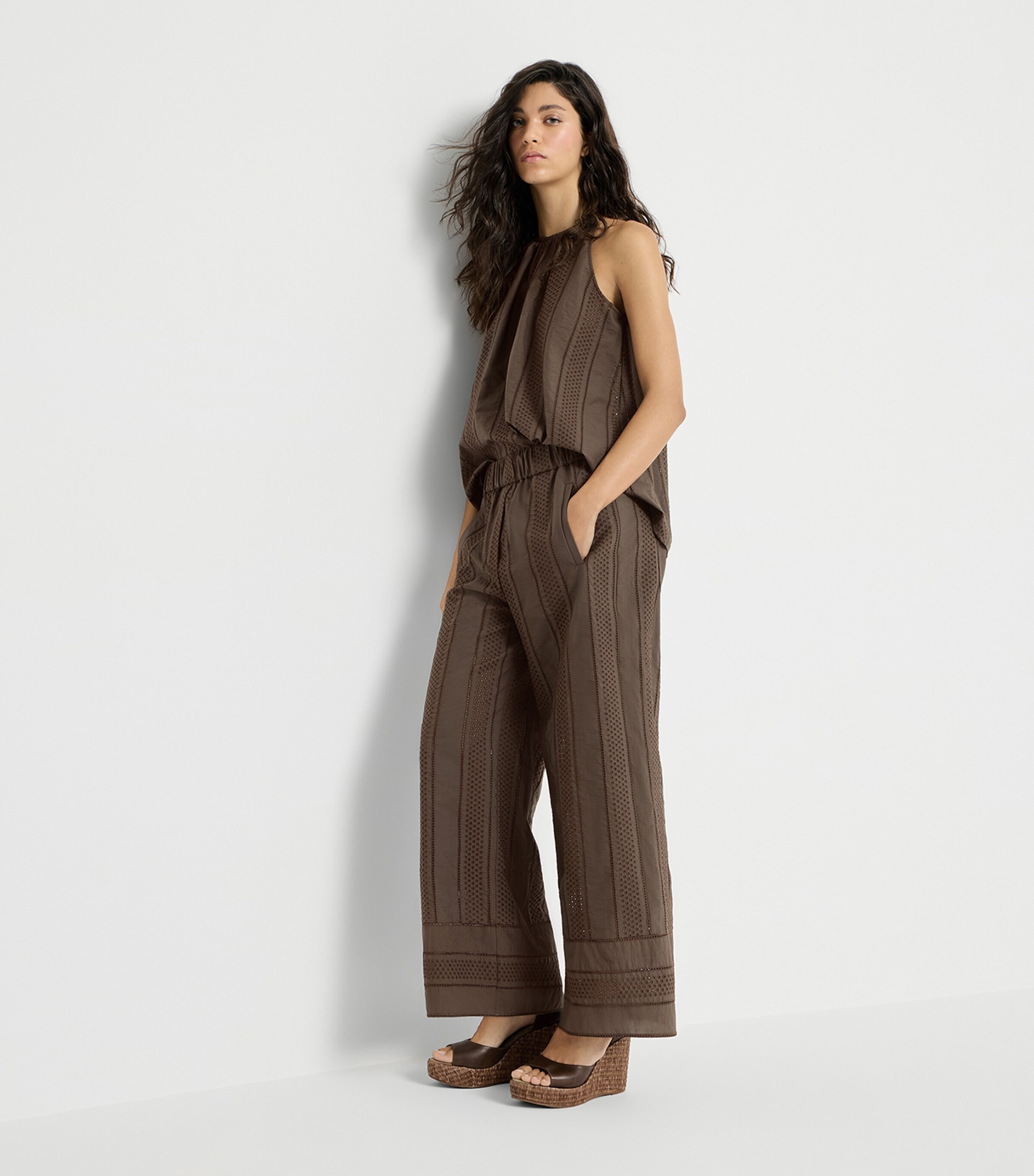 Brunello Cucinelli Womens Techno Cotton Broderie Anglaise Trousers Image 4