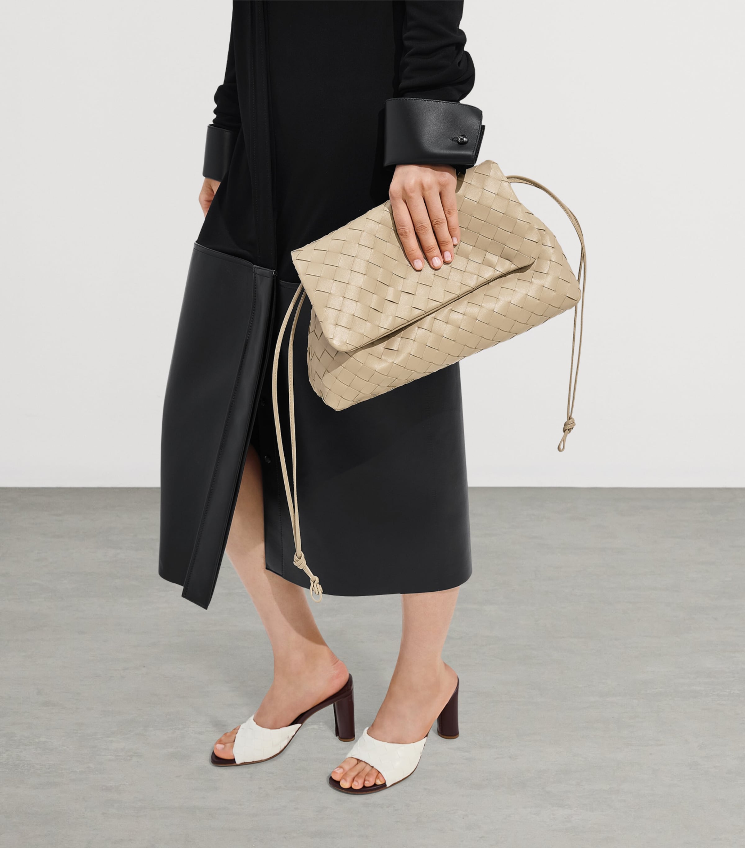 Bottega Veneta Leather Giorno Shoulder Bag Image 2