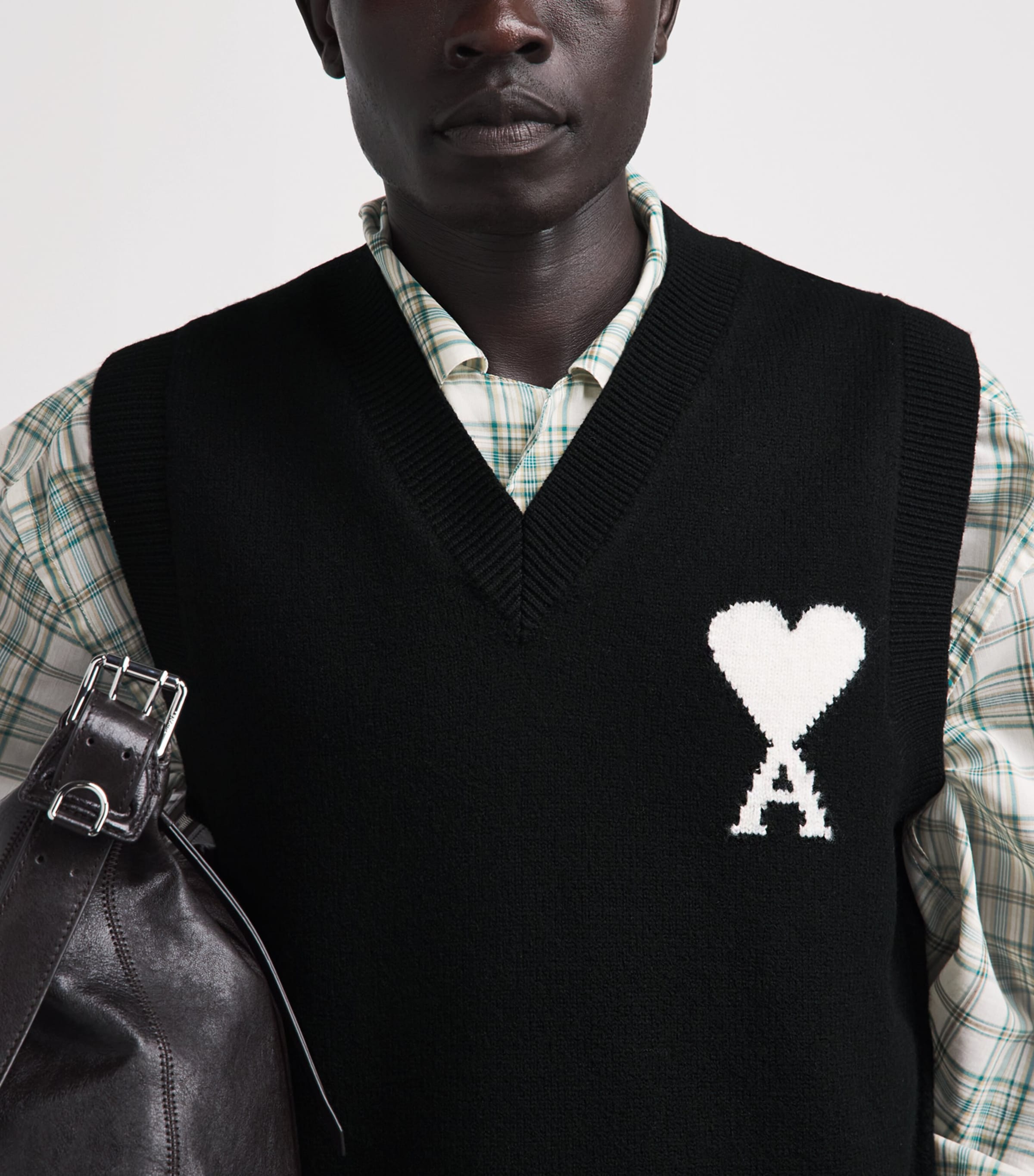 AMI Paris Mens Wool Logo Sweater Vest Noir/ecru Image 3