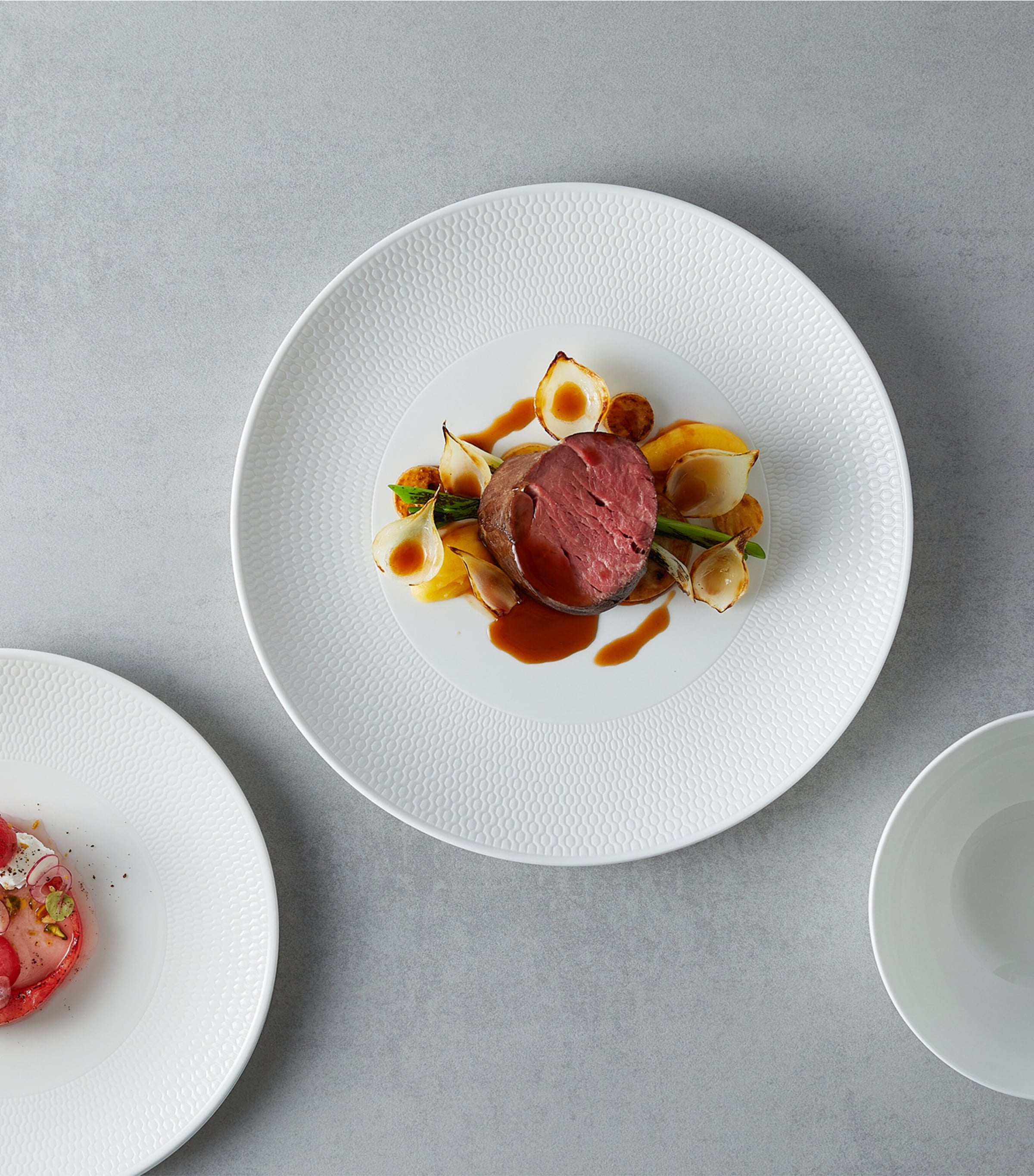 Wedgwood Gio 12-Piece Dinnerware Set White Image 2