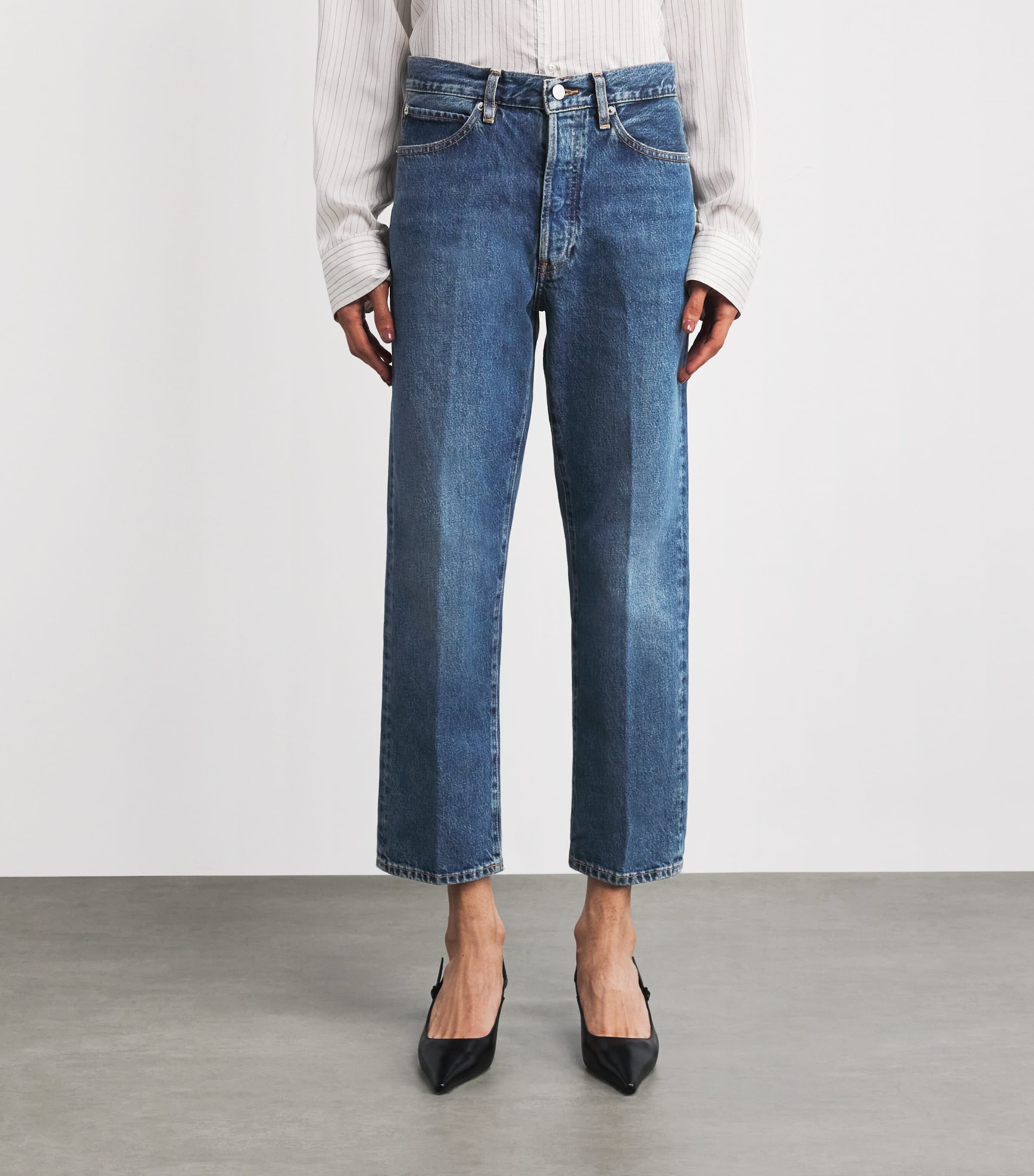 The Vertical Crop Straight Jeans ZETA Image 3
